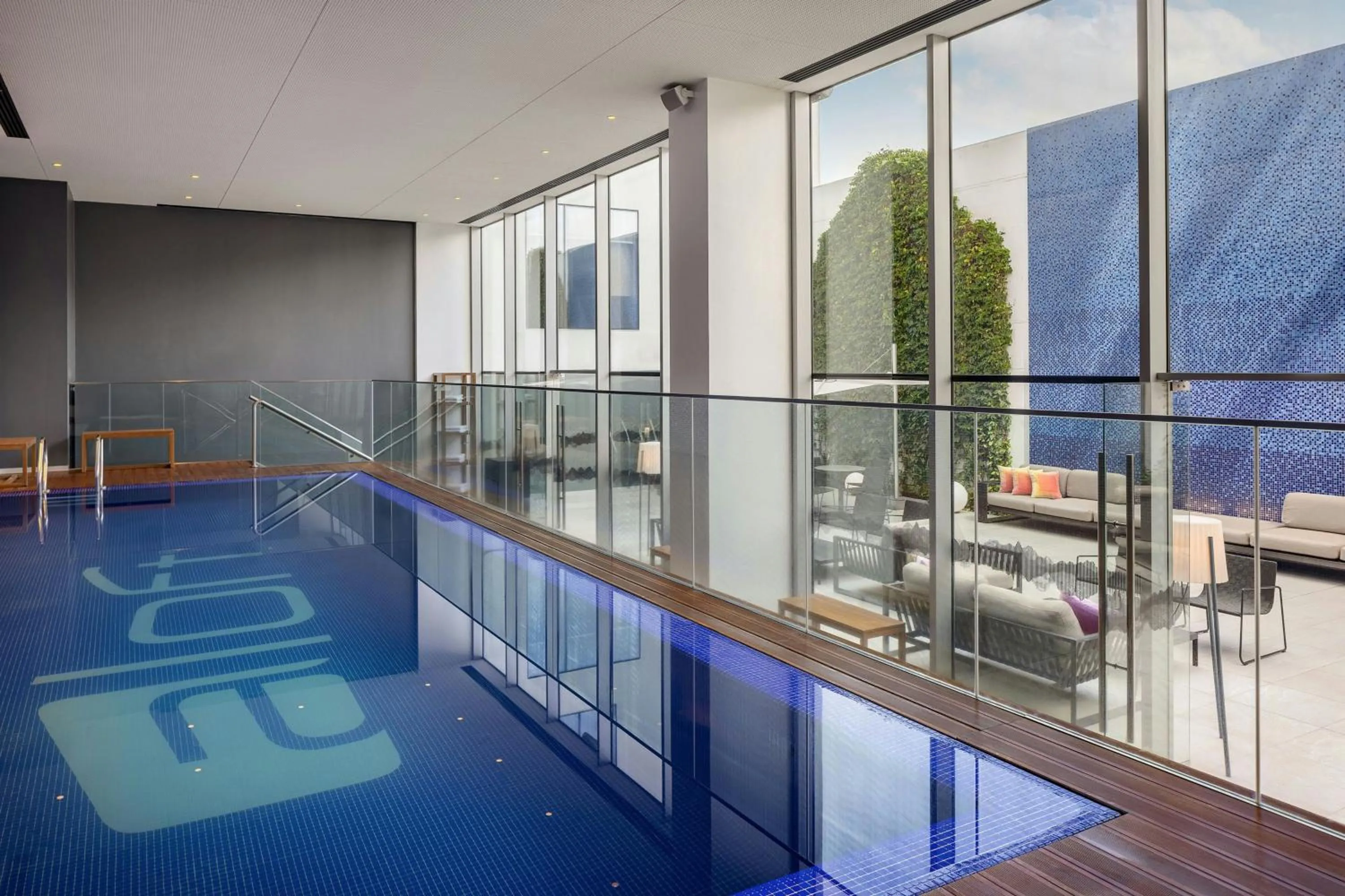 Swimming pool in Aloft Lima Miraflores