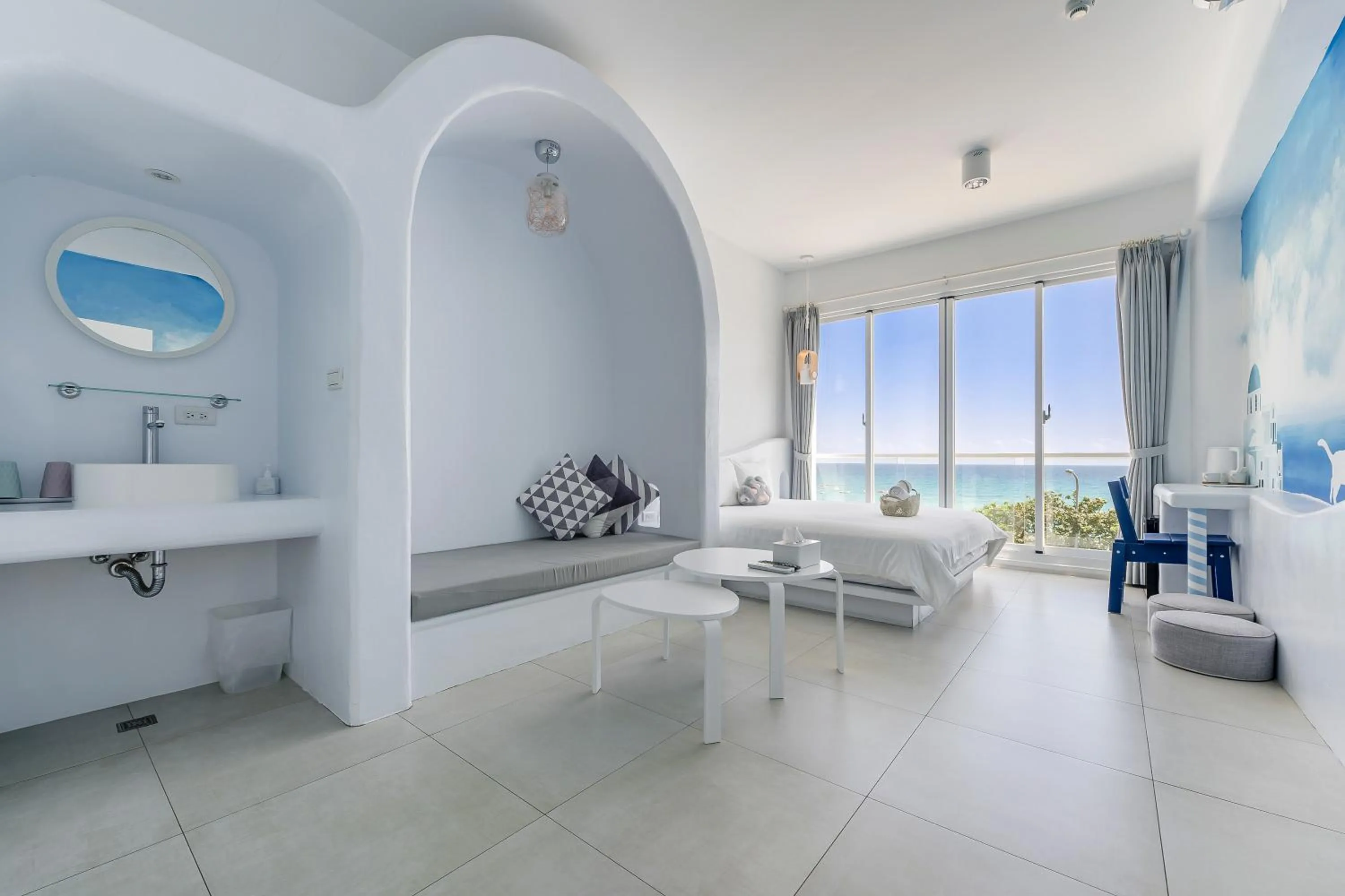 Photo of the whole room in Cat at Greece