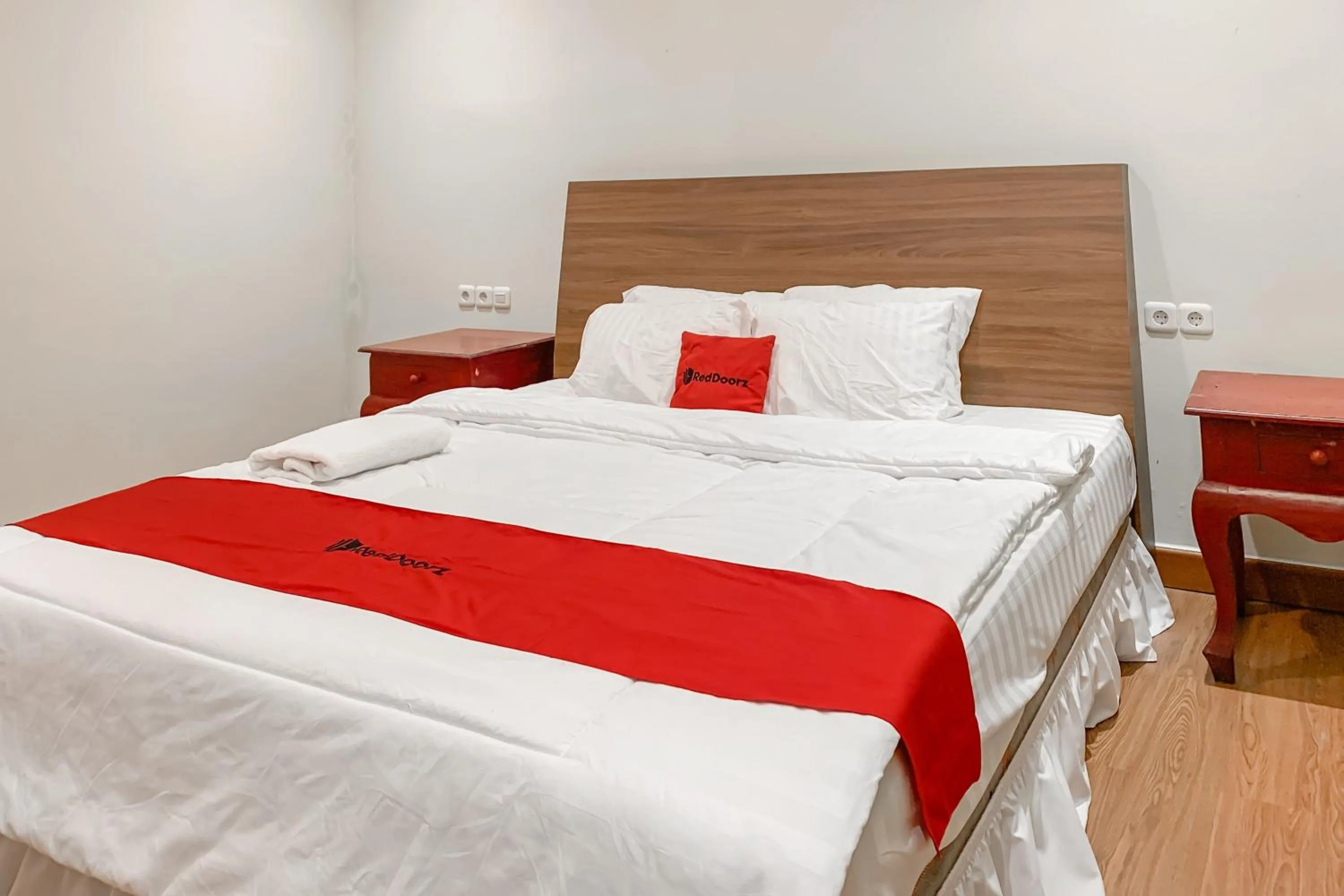 Bedroom, Bed in RedDoorz near RSUD R Syamsudin Sukabumi