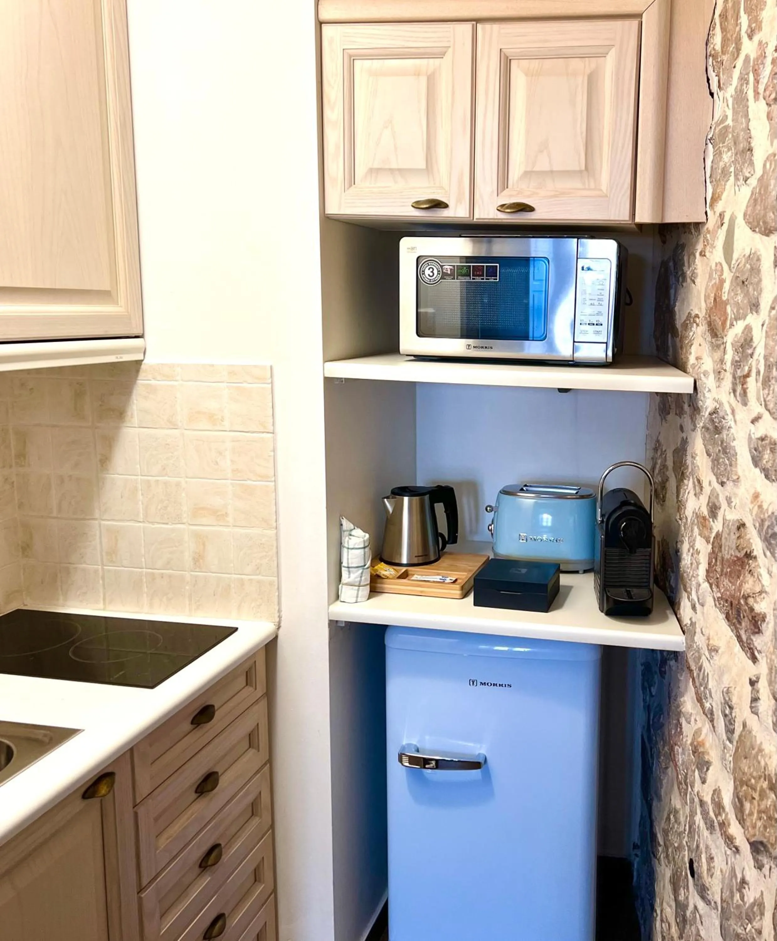 Coffee/tea facilities in PortaDelMare deluxe suites