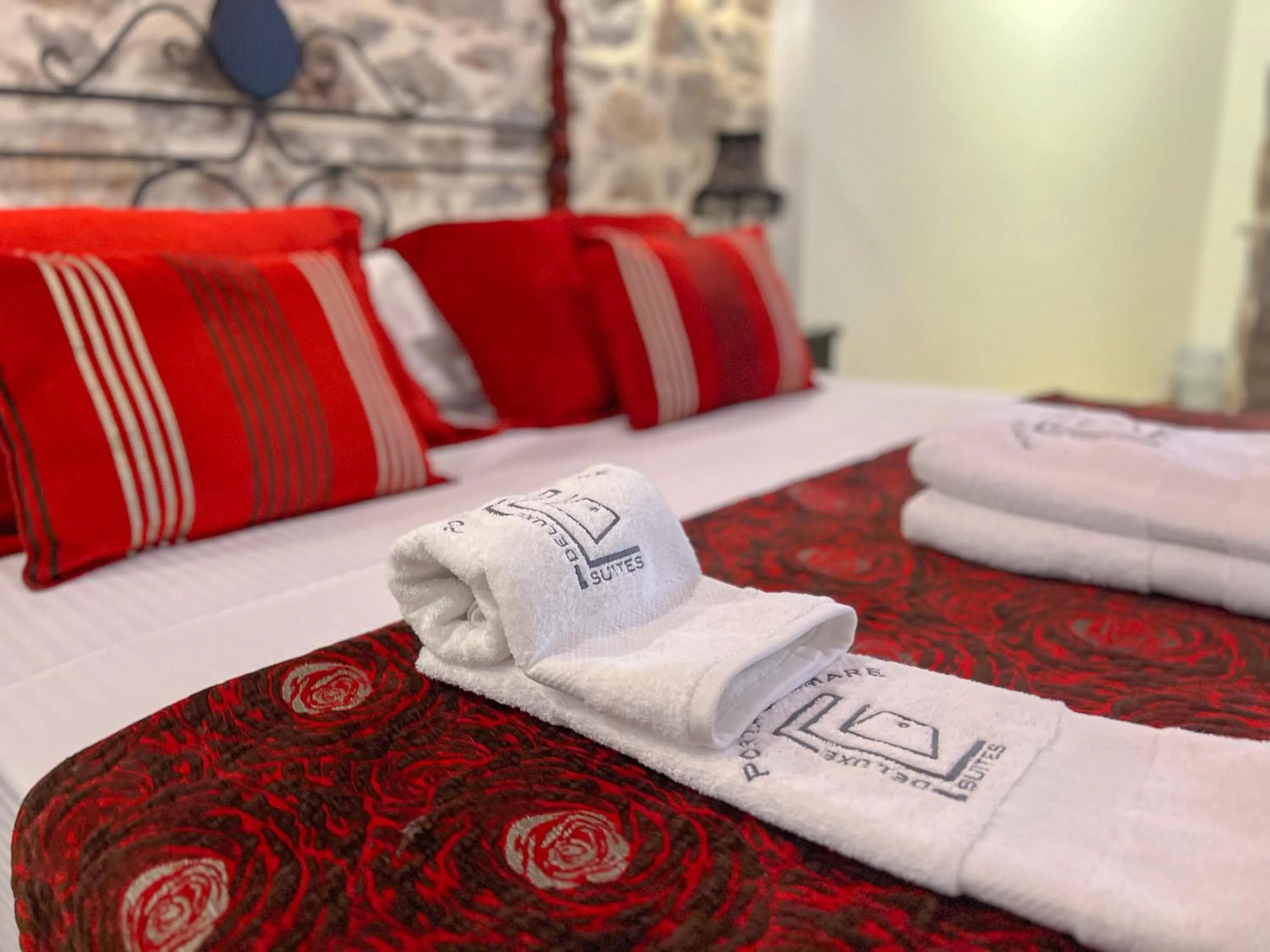 Bed in PortaDelMare deluxe suites