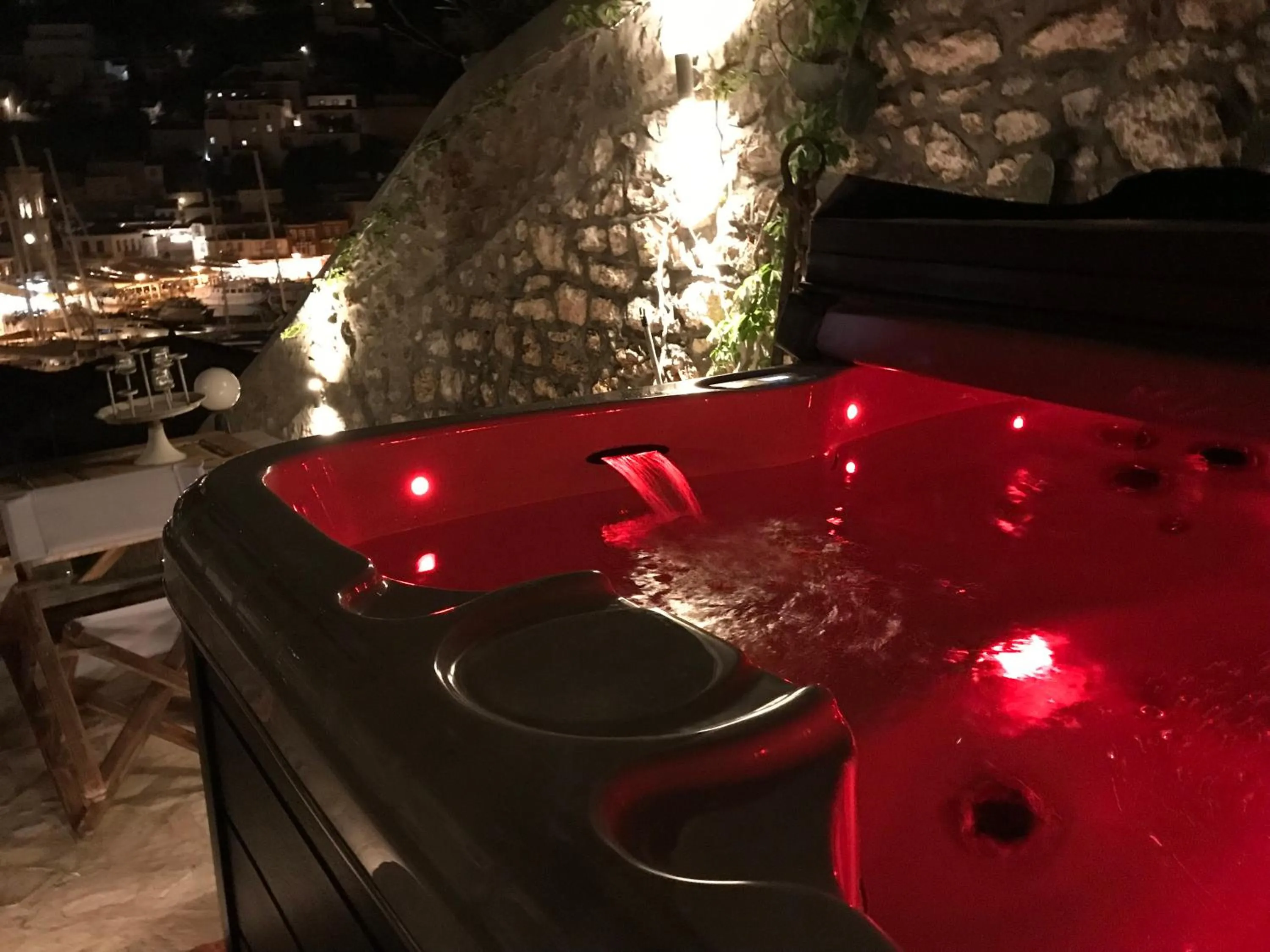 Night in PortaDelMare deluxe suites