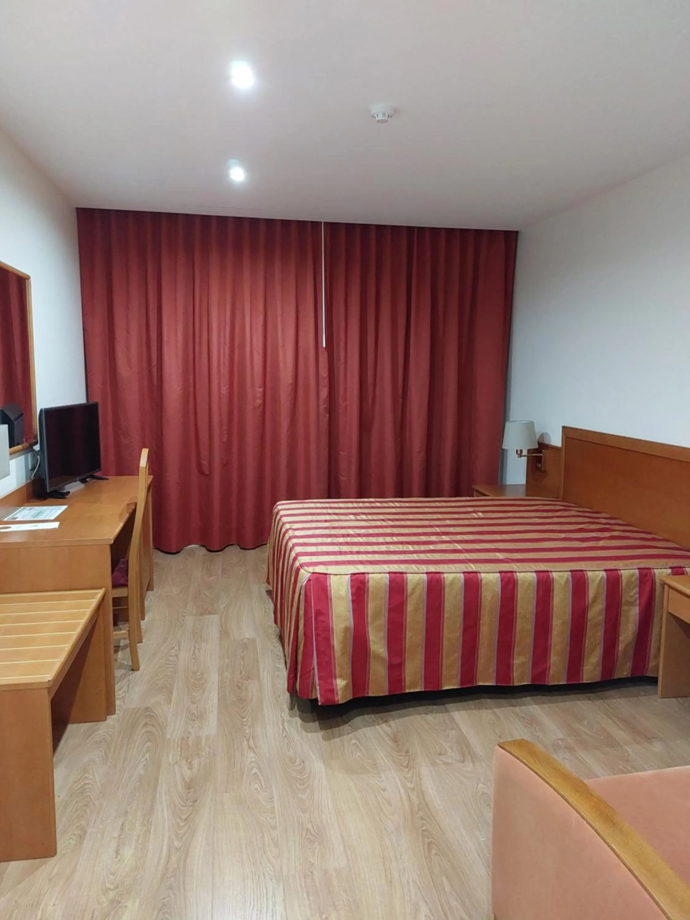 Bedroom, Bed in Hotel Aguiar da Pena