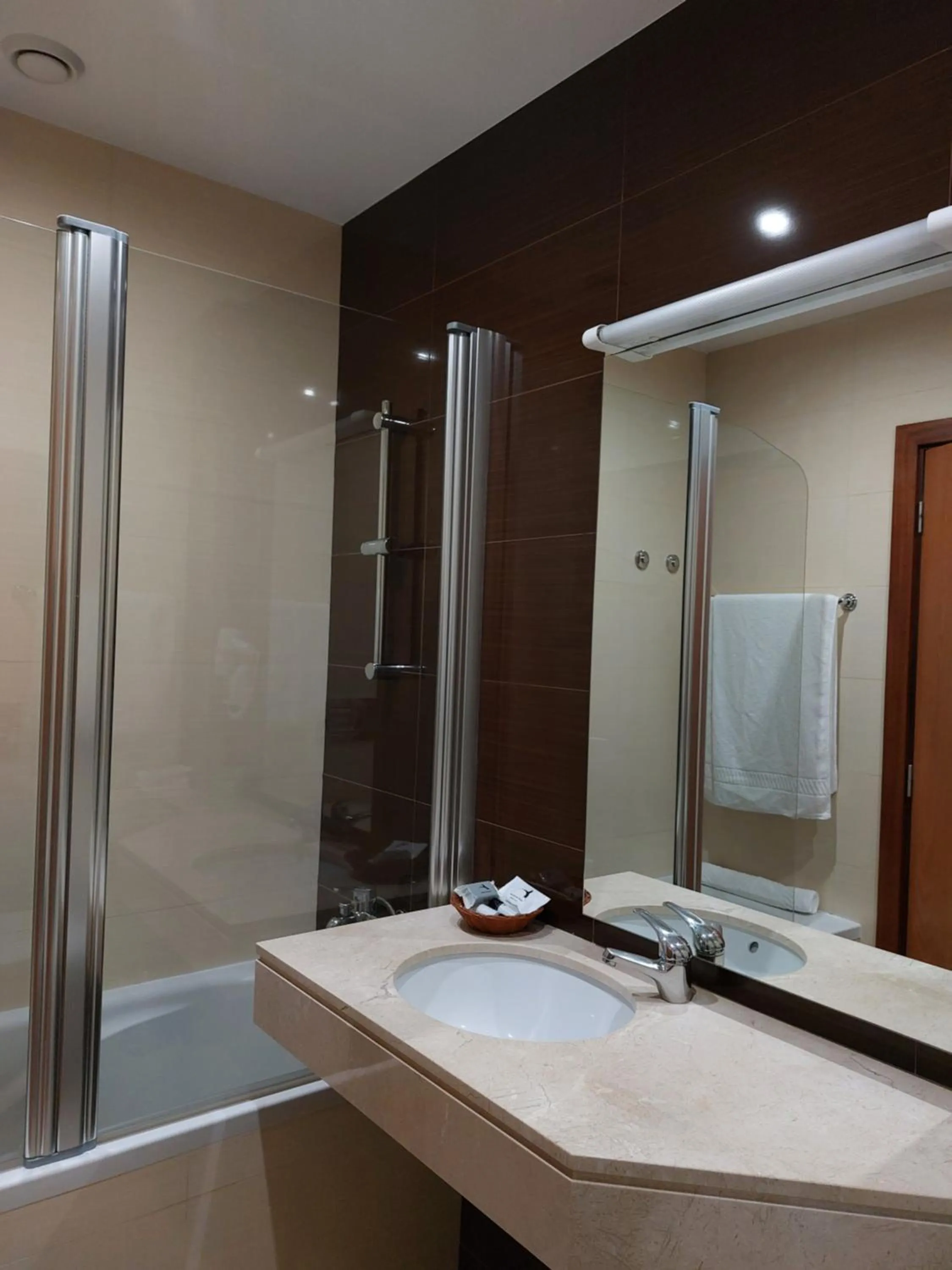 Bathroom in Hotel Aguiar da Pena