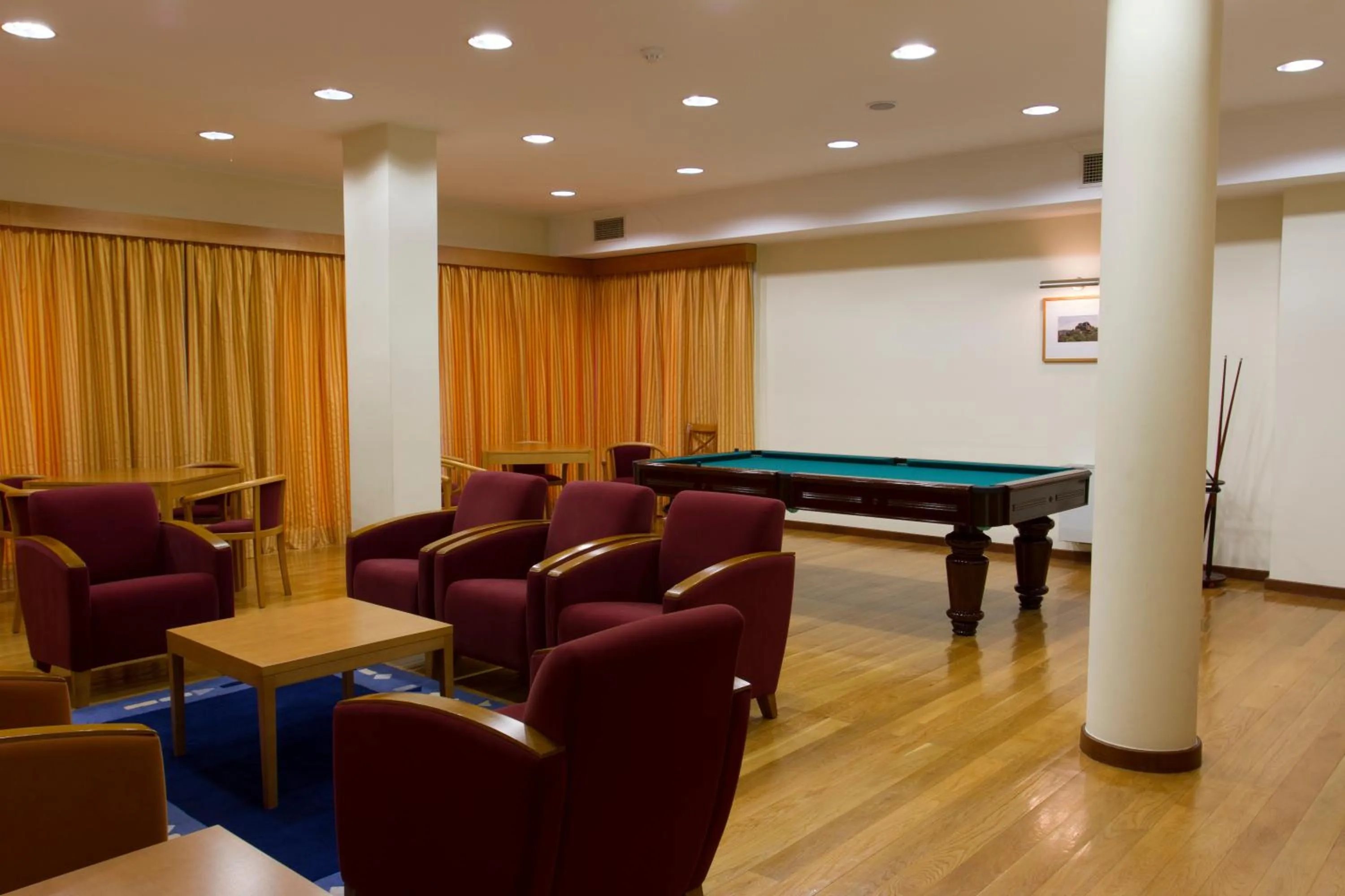 Billiard in Hotel Aguiar da Pena