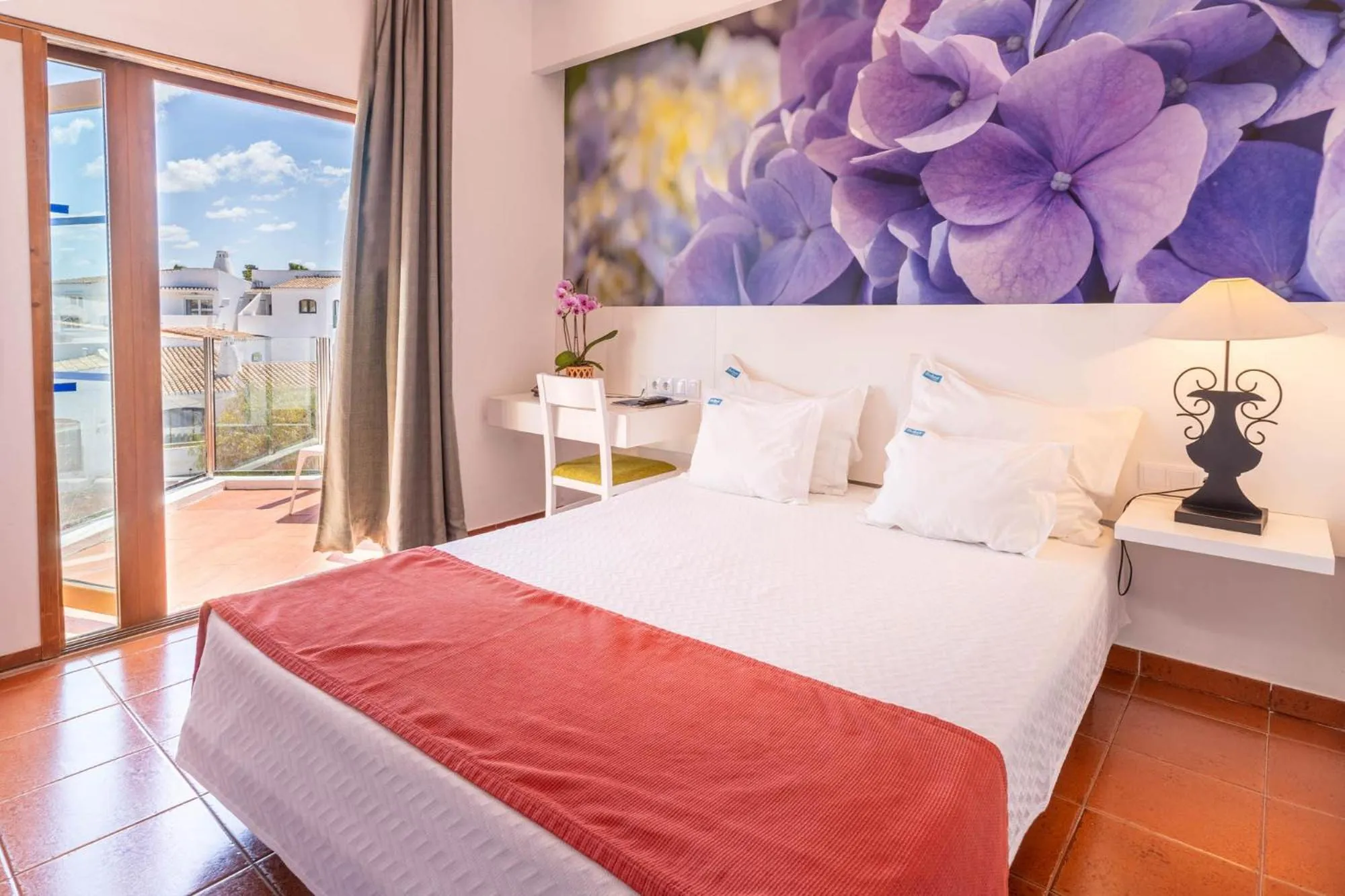 Bed in Hotel da Aldeia - Adults Only