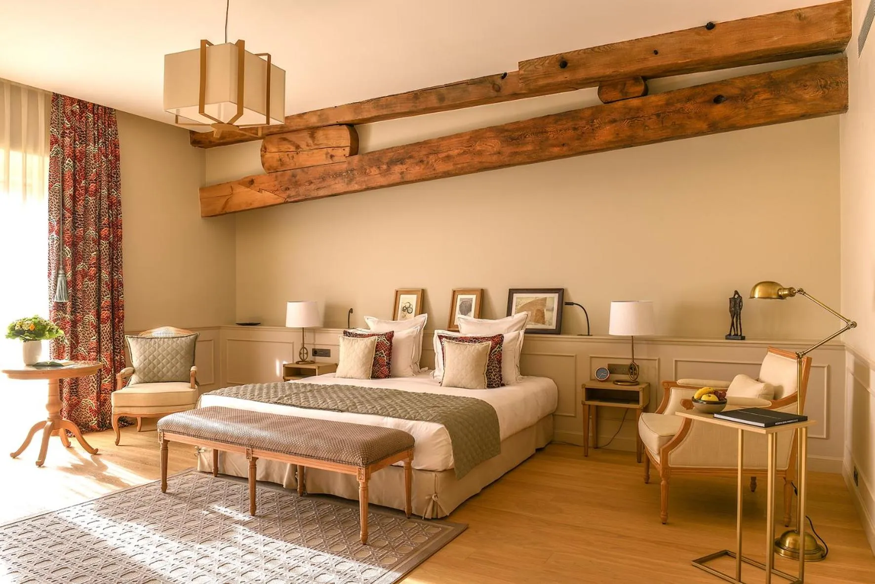 Bed in Hôtel Chais Monnet & Spa