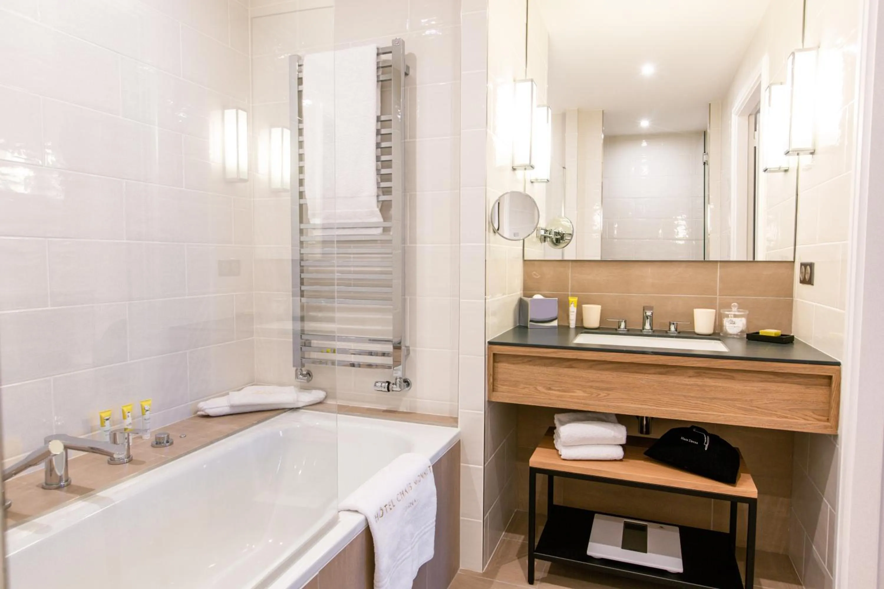 Bathroom in Hôtel Chais Monnet & Spa