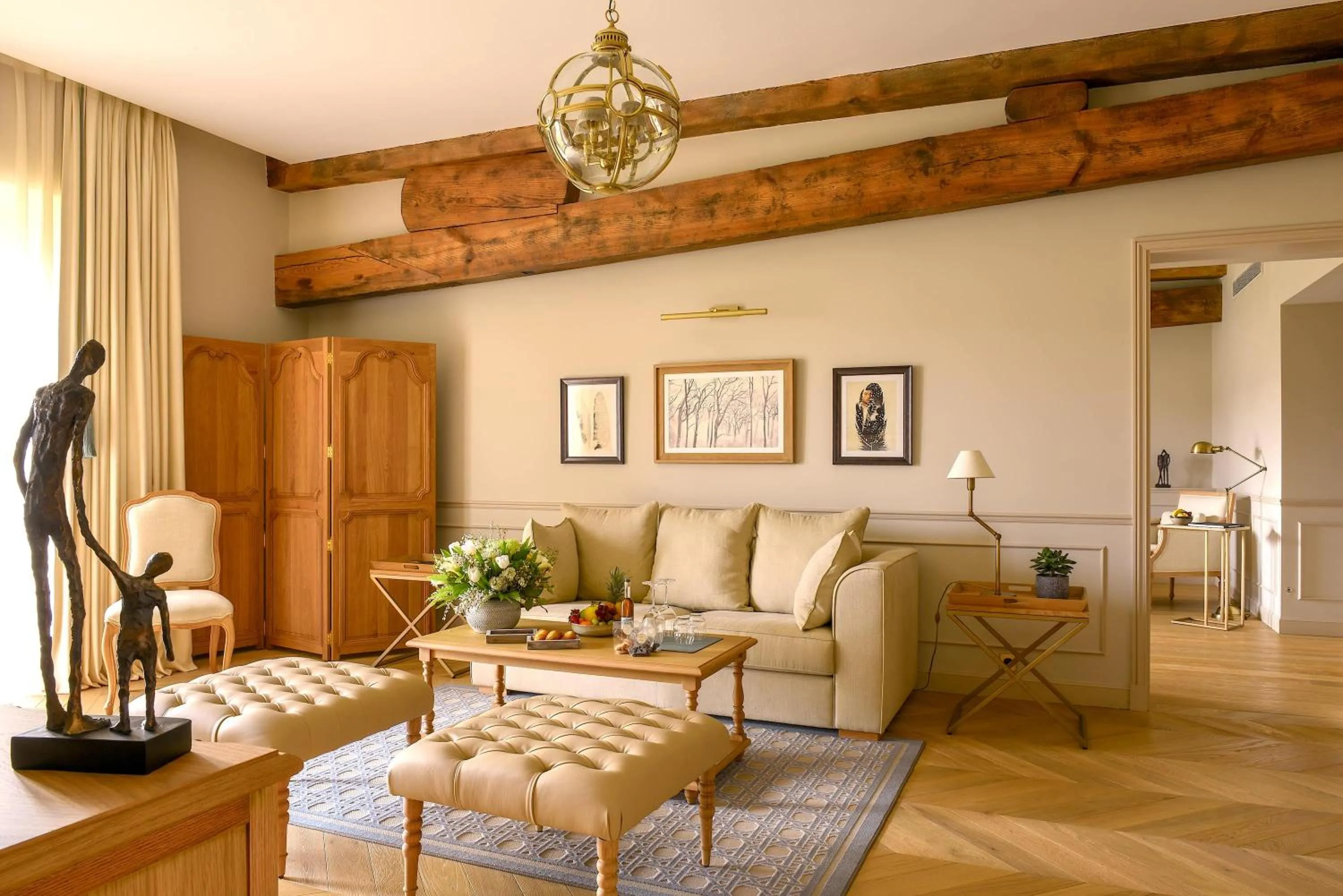 Living room in Hôtel Chais Monnet & Spa