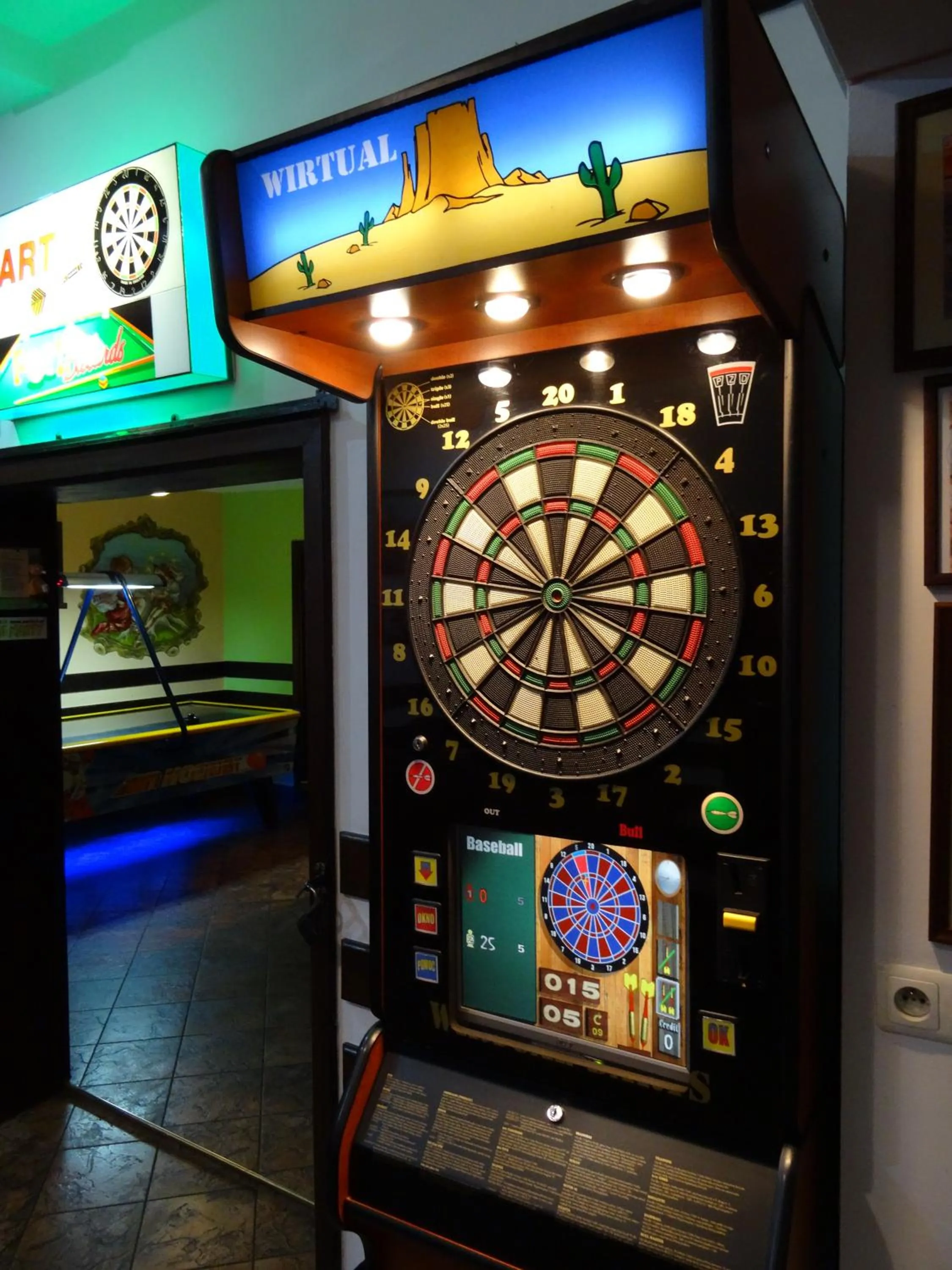 Darts in Willa Kubik