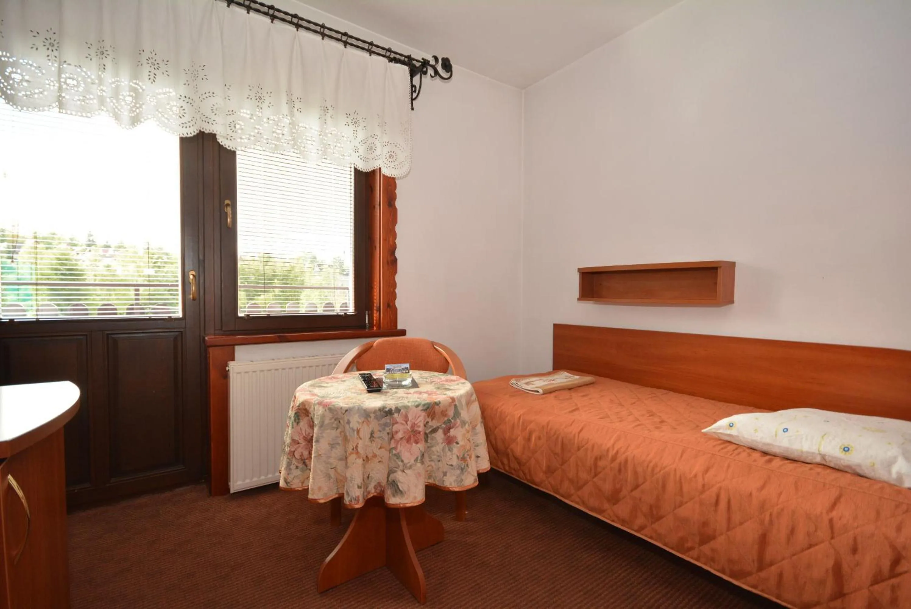 Photo of the whole room, Bed in Willa Kubik