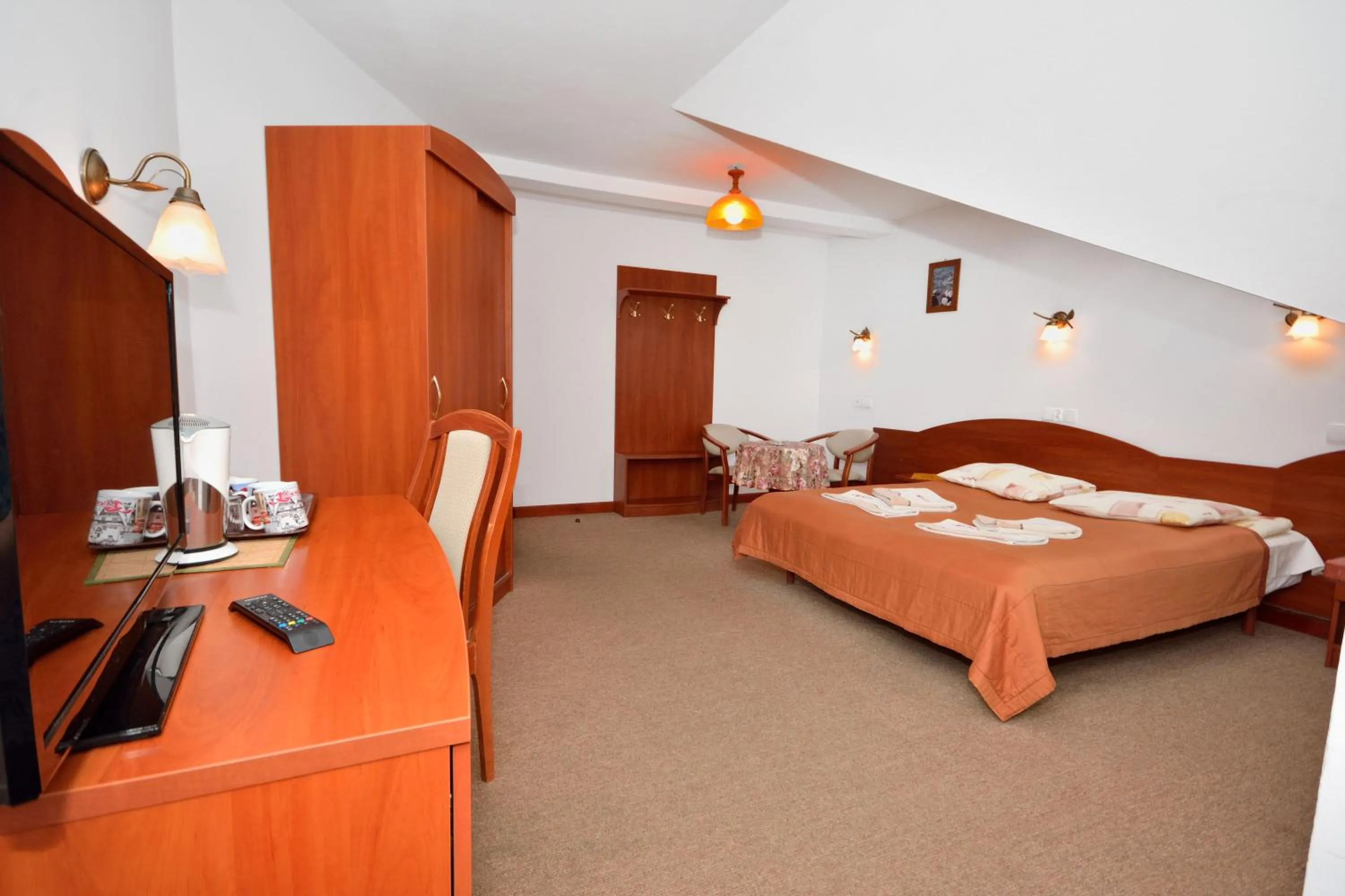 Photo of the whole room, Bed in Willa Kubik