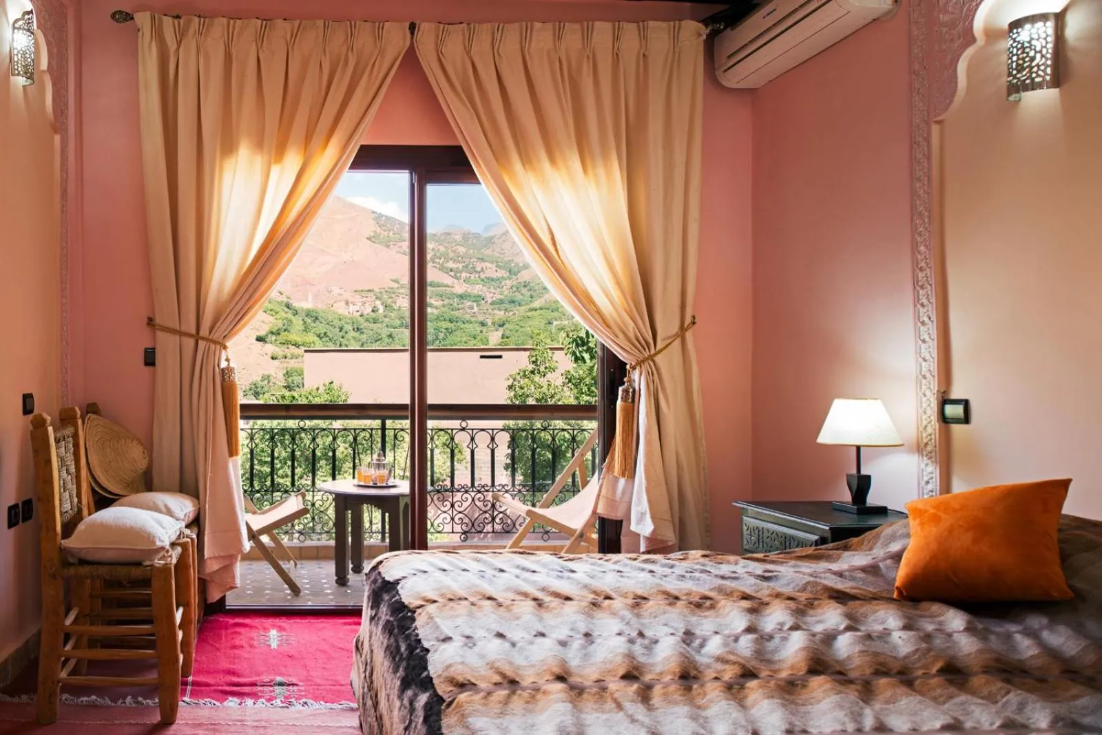 Bed in Riad Atlas Toubkal