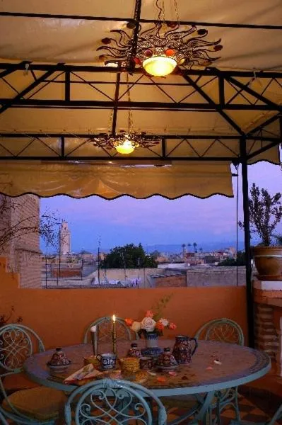 Restaurant/places to eat in Riad Dalia