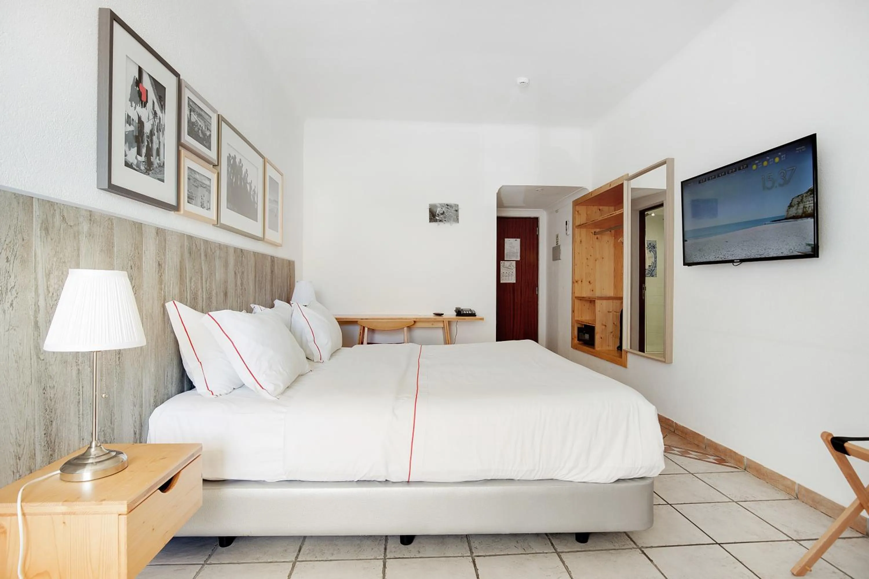 Bed in Hotel Carvoeiro Plaza