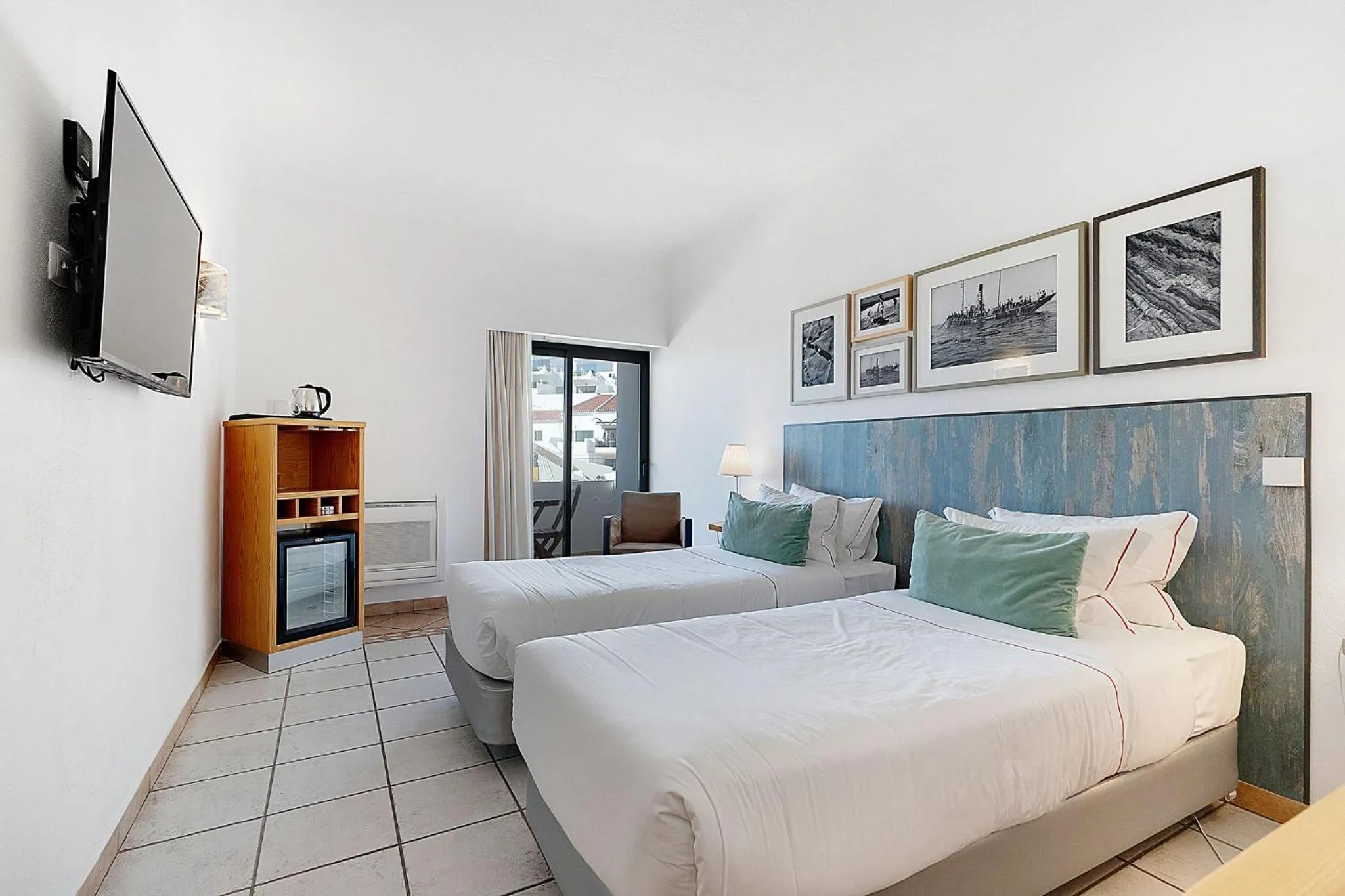 Bed in Hotel Carvoeiro Plaza