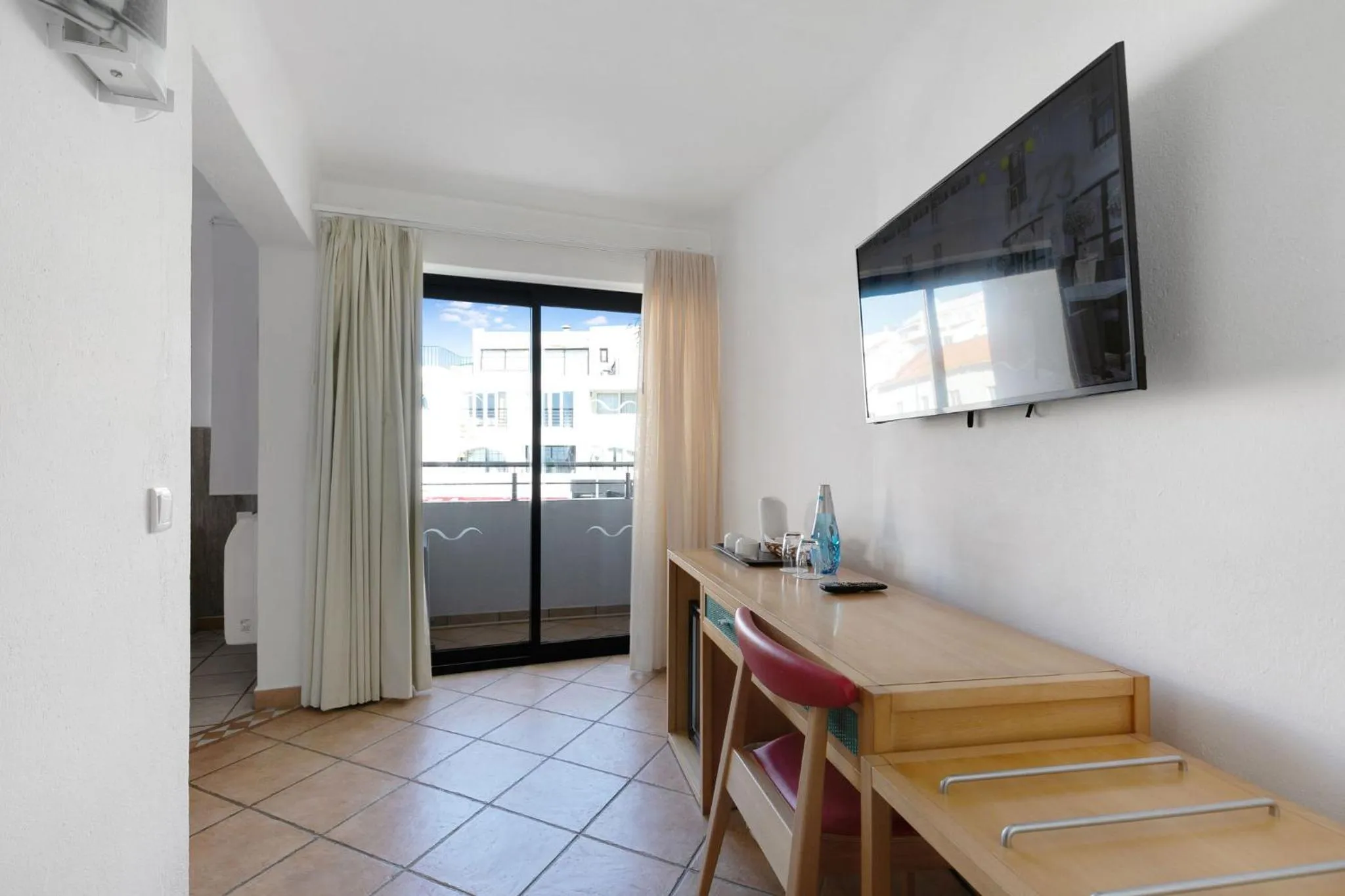 TV and multimedia in Hotel Carvoeiro Plaza