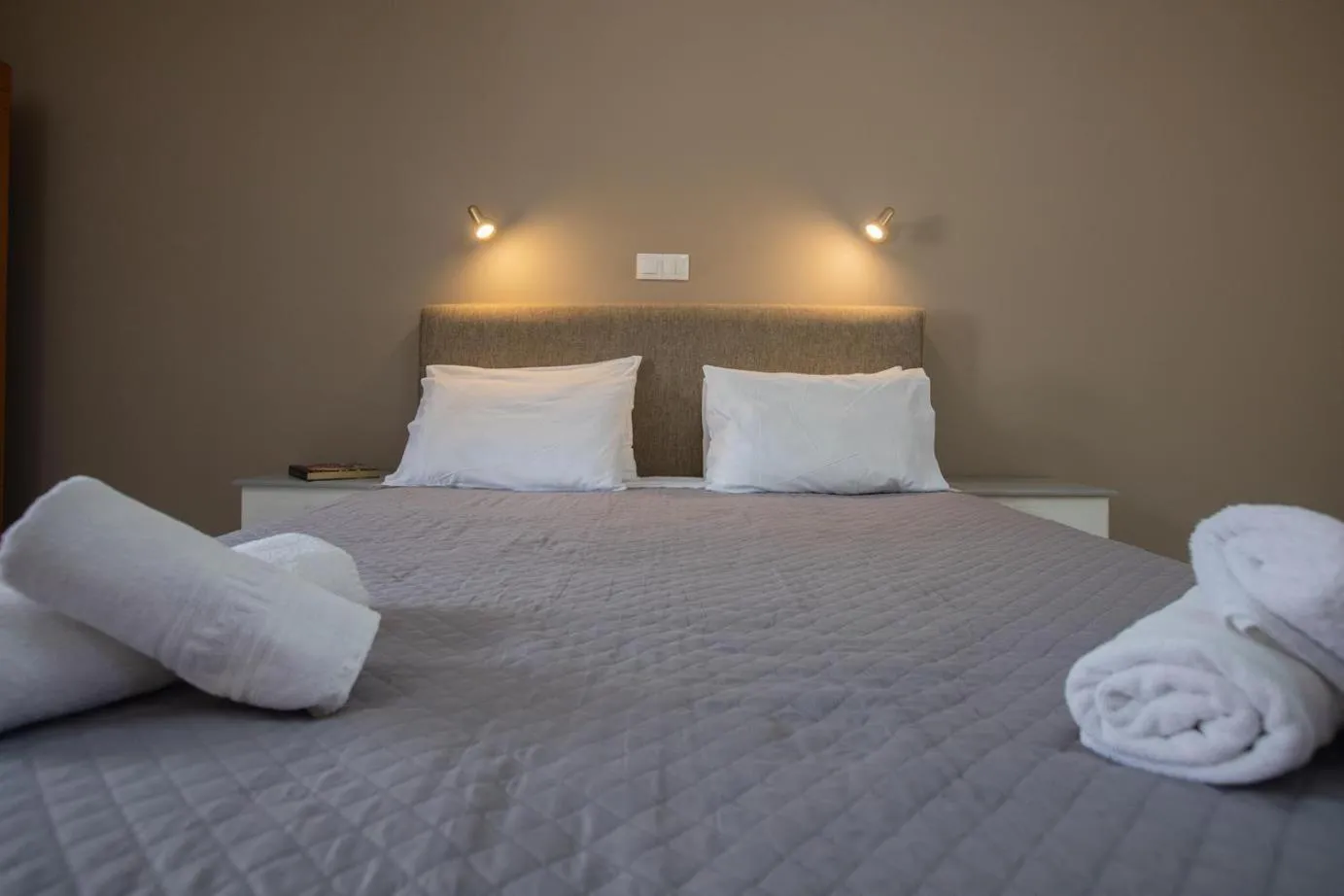 Bed in eleni studios