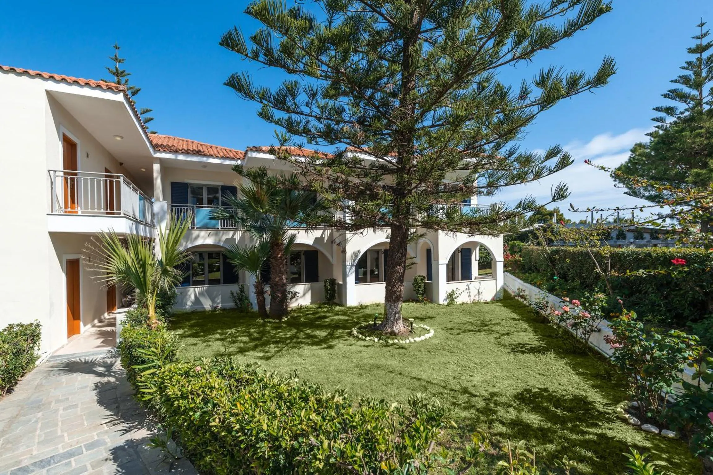 Day in Contessa Hotel