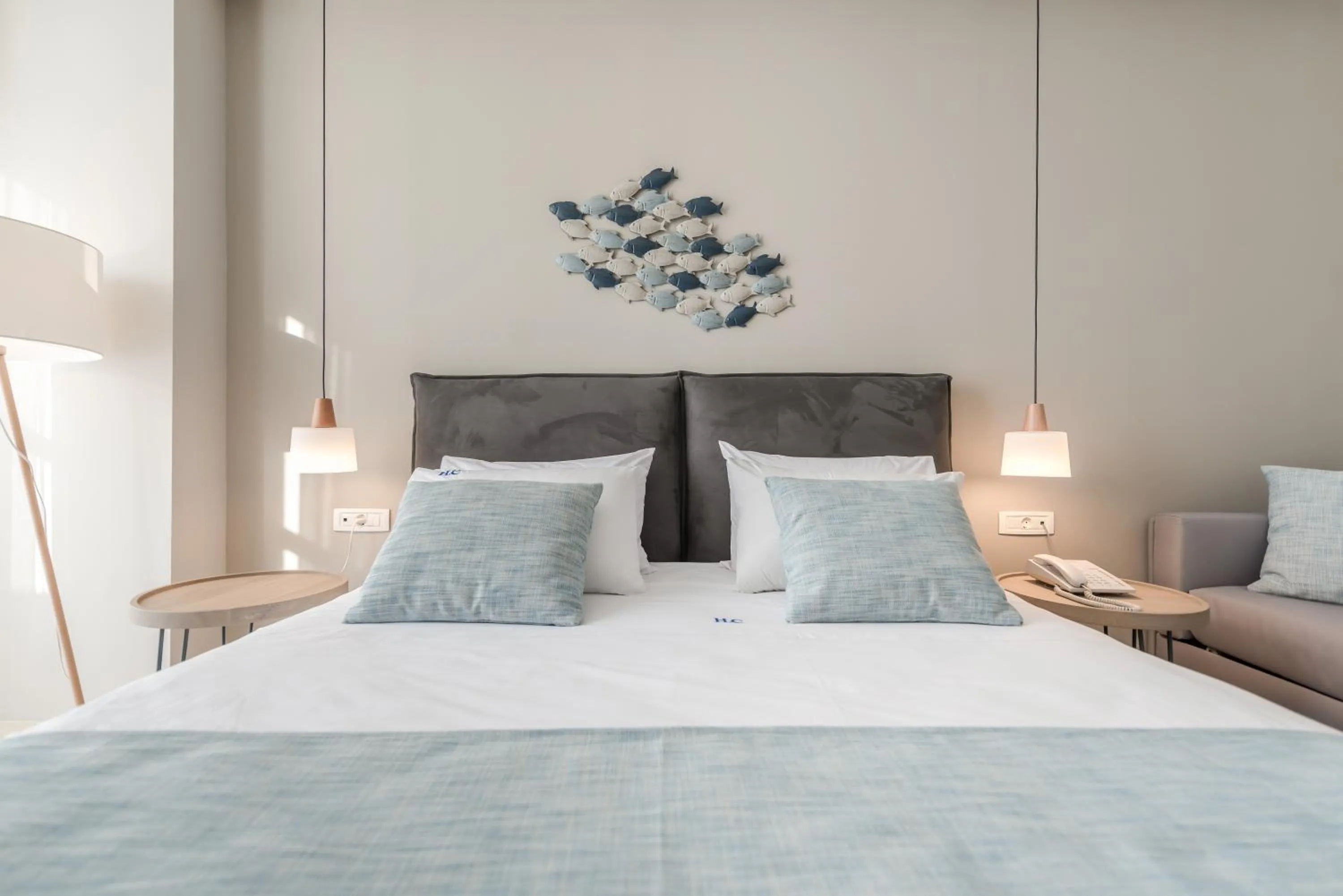 Photo of the whole room, Bed in Contessa Hotel