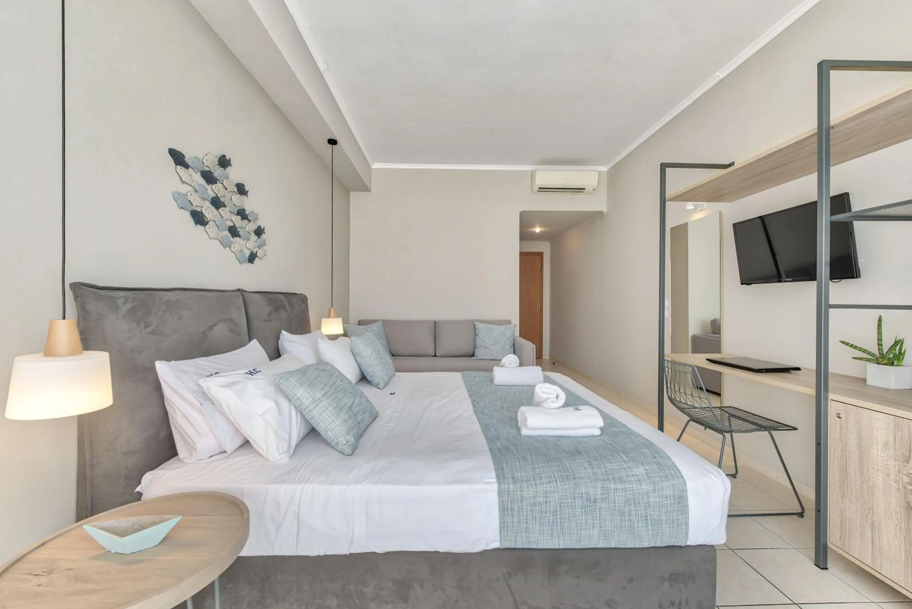 Bedroom, Bed in Contessa Hotel