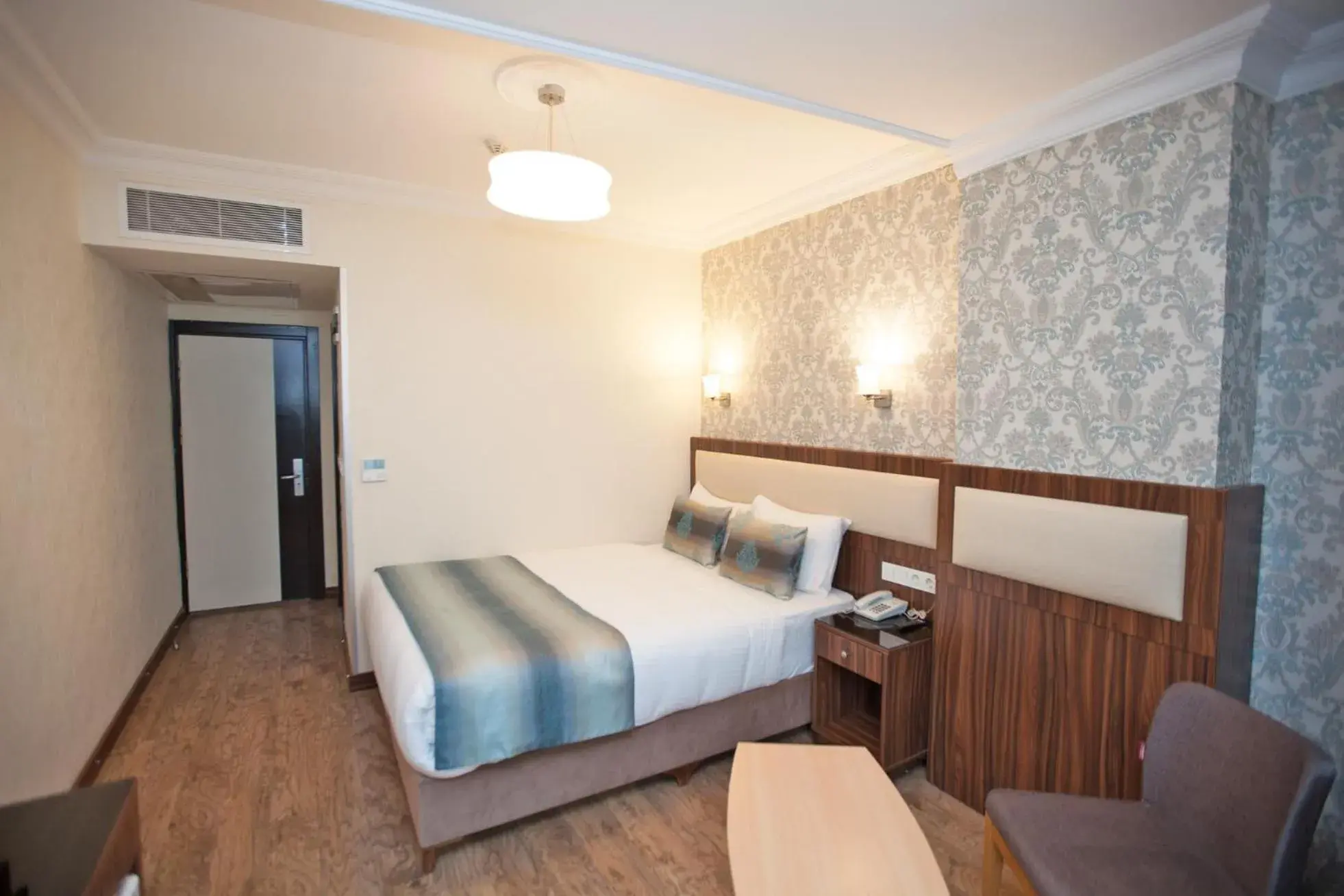 Standard Double Room in Hotel Bulvar Istanbul Standard Double Room in Hotel Bulvar Istanbul