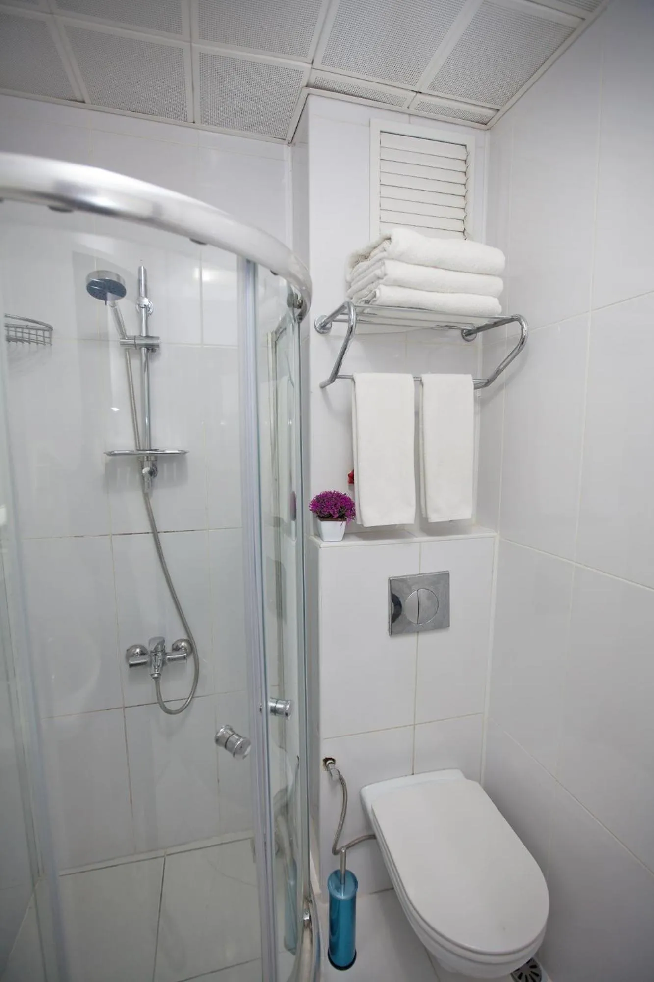 Shower in Hotel Bulvar Istanbul
