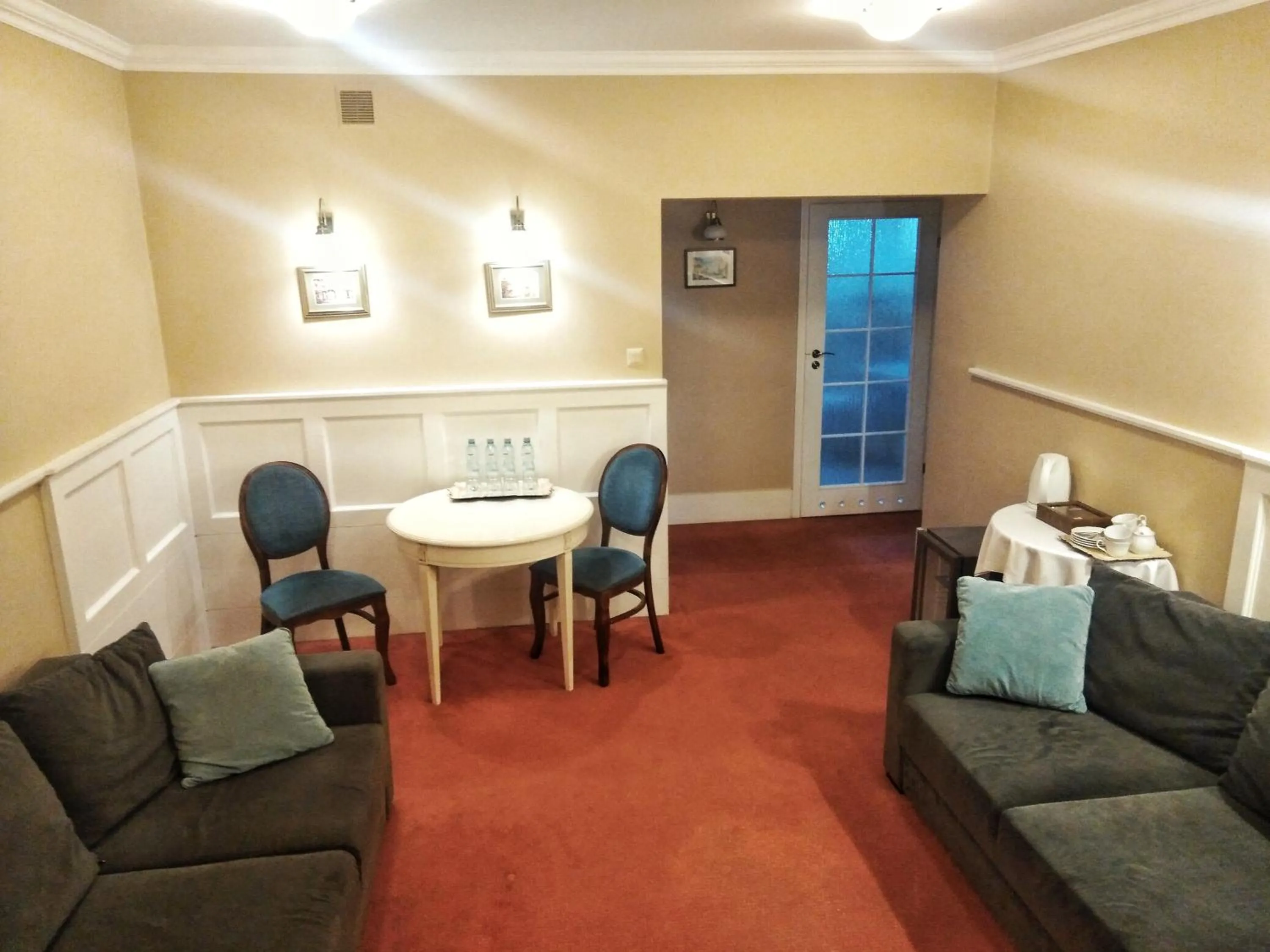 American House Hennela