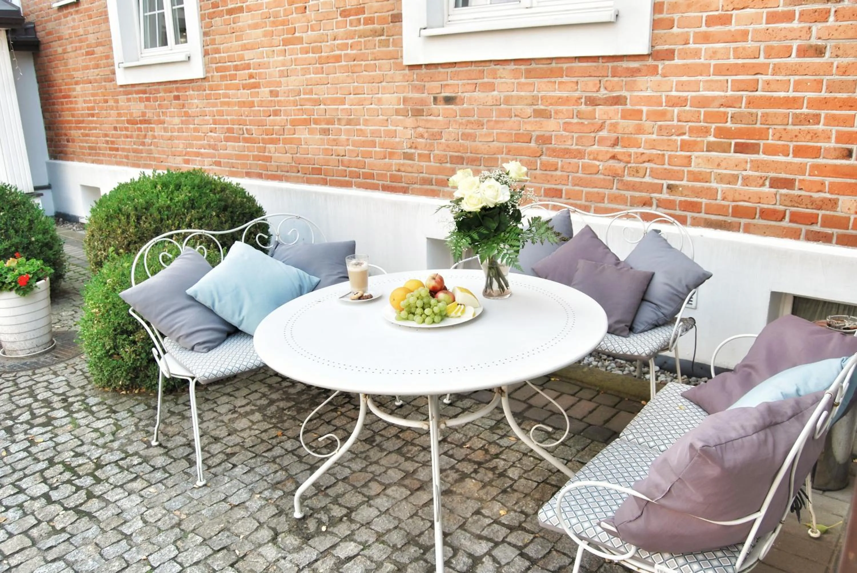 Patio in American House Hennela