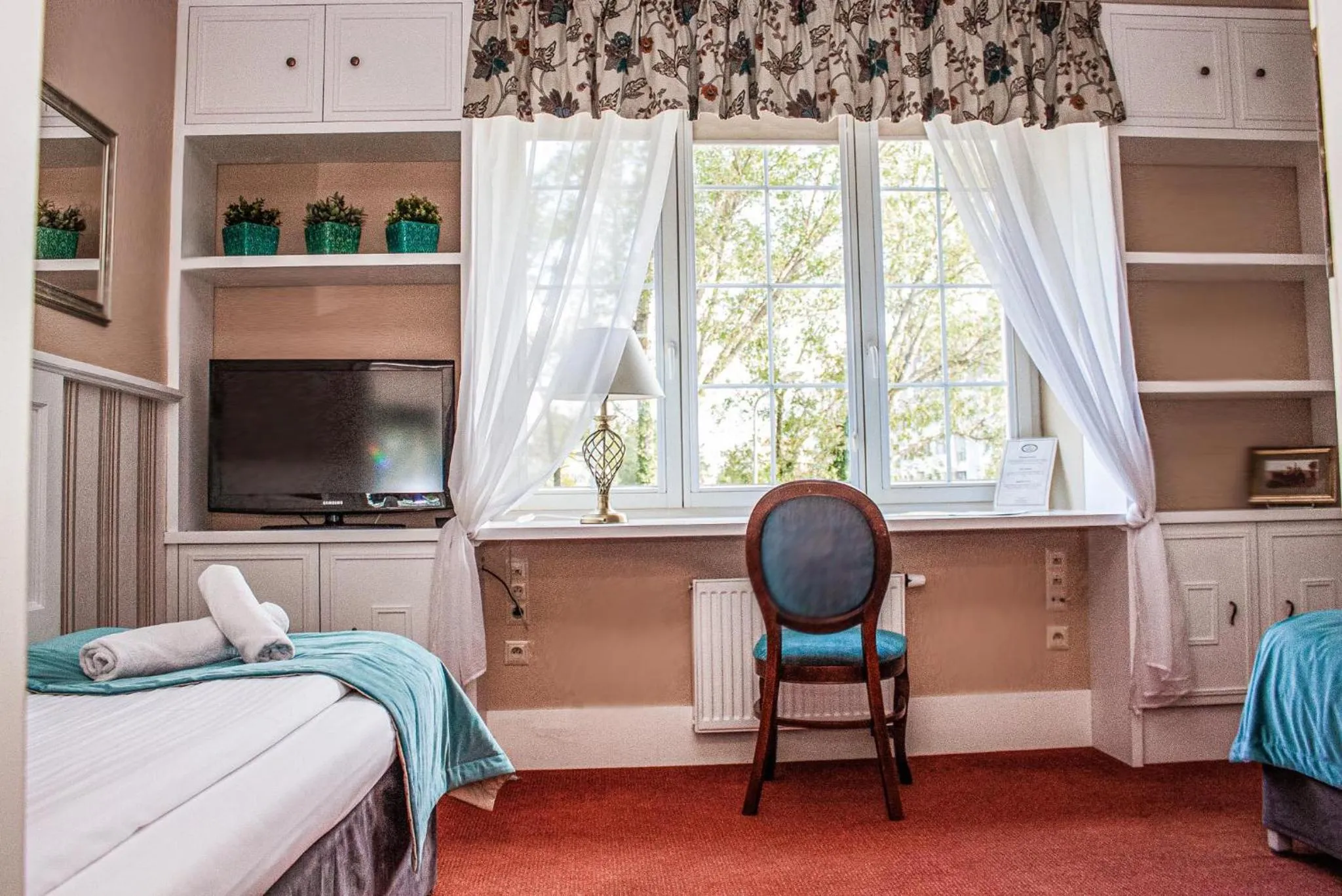 Bed in American House Hennela