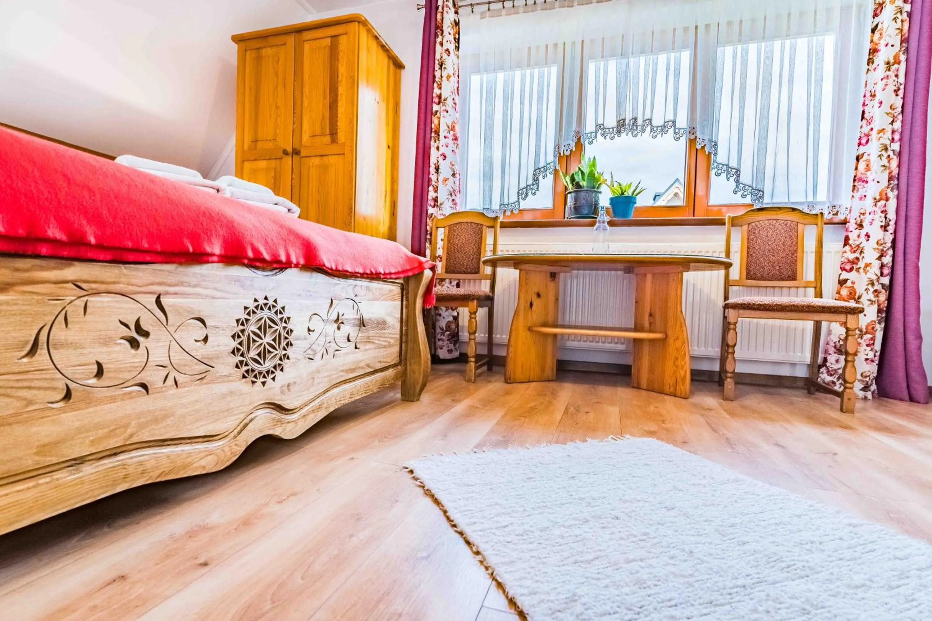 Photo of the whole room, Bed in Górski Pałacyk Kompleks obiektów