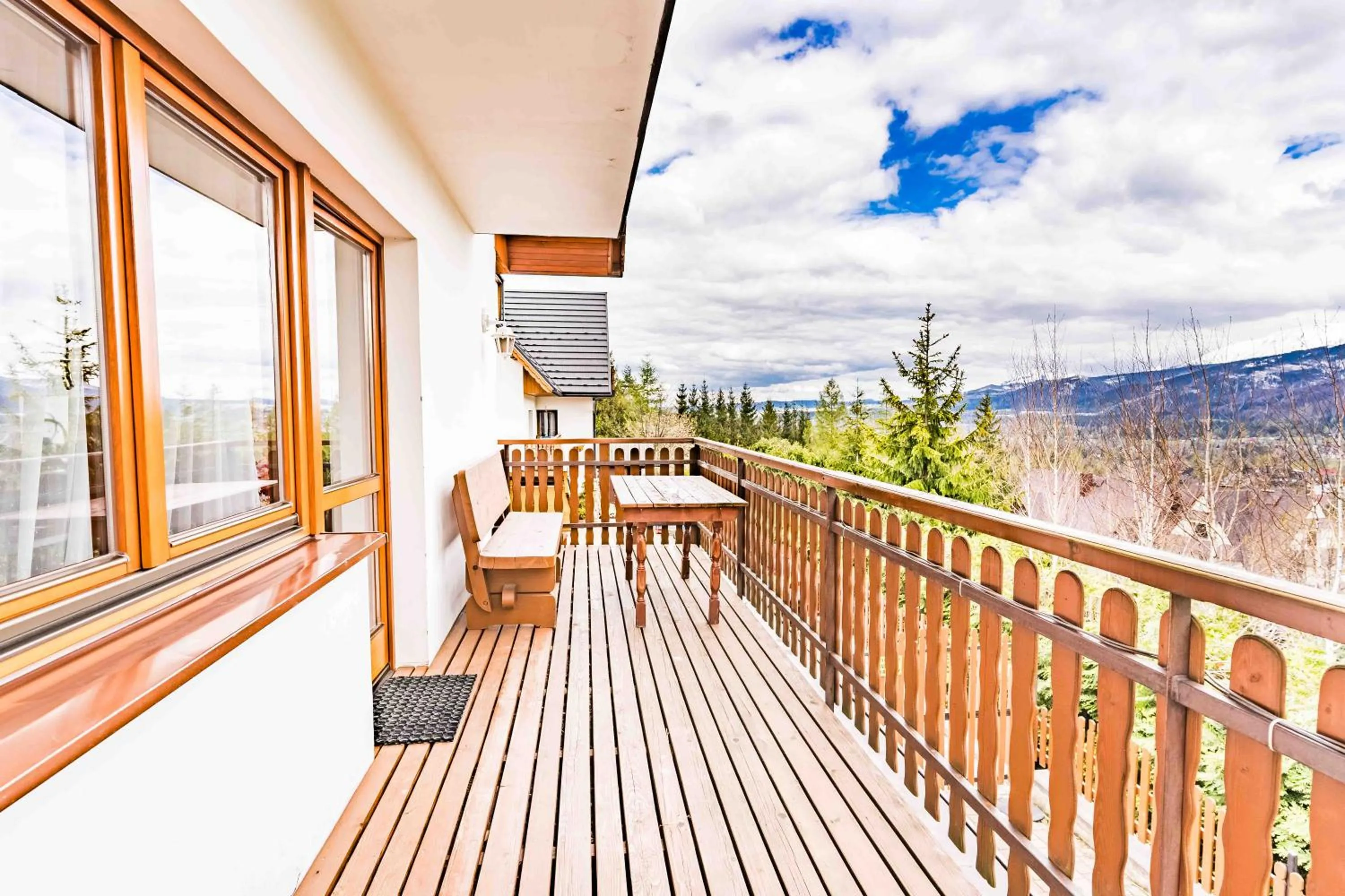 Balcony/Terrace in Górski Pałacyk Kompleks obiektów