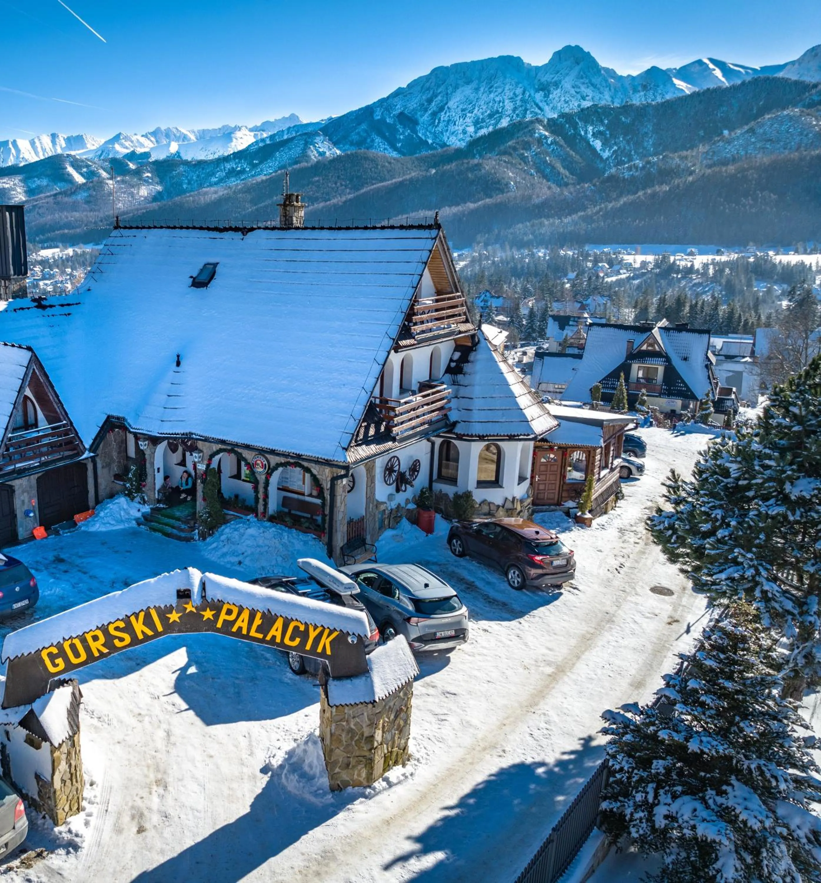 Property building in Górski Pałacyk Kompleks obiektów