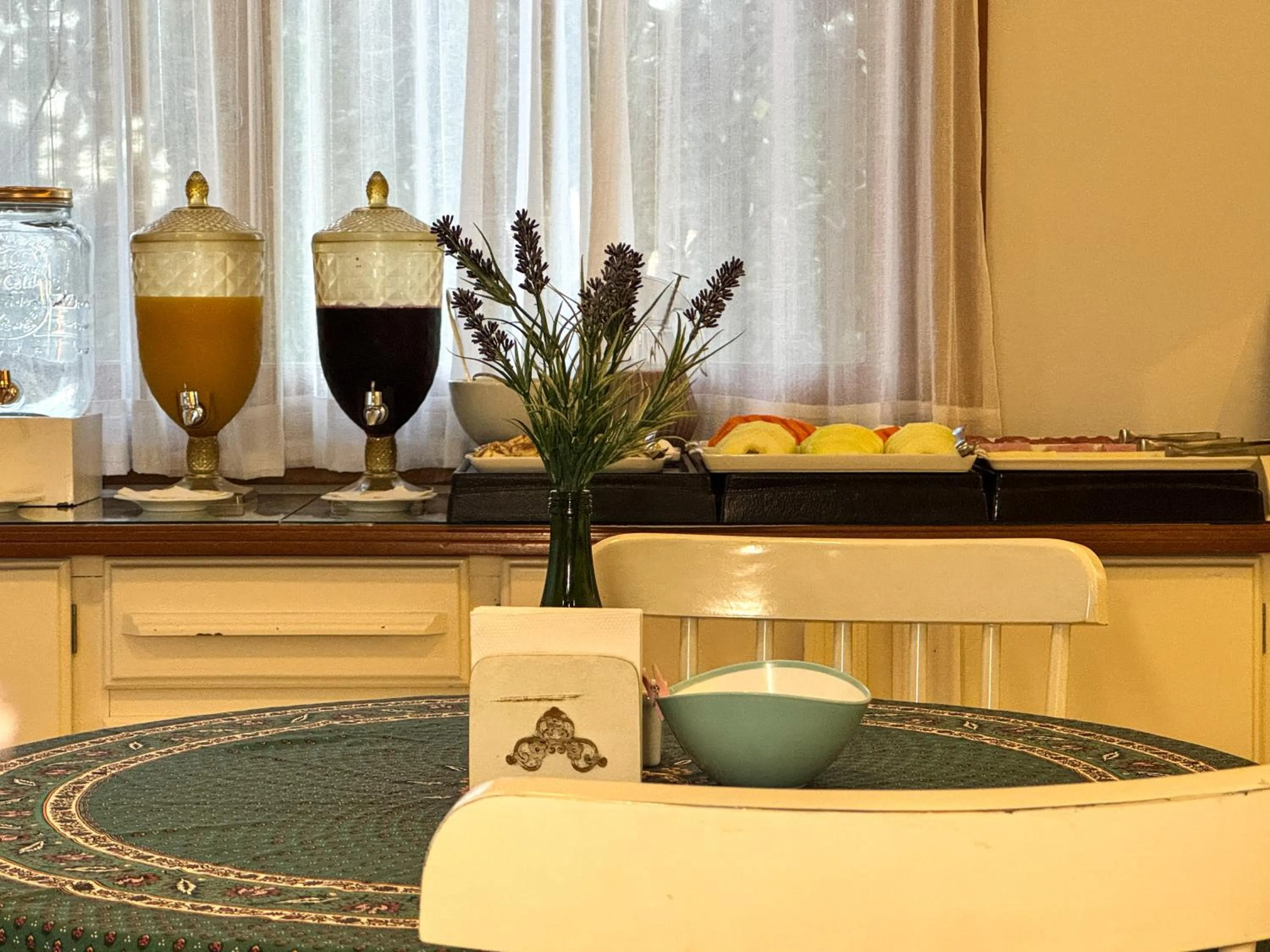 Buffet breakfast in Petit Hotel Provence Gramado