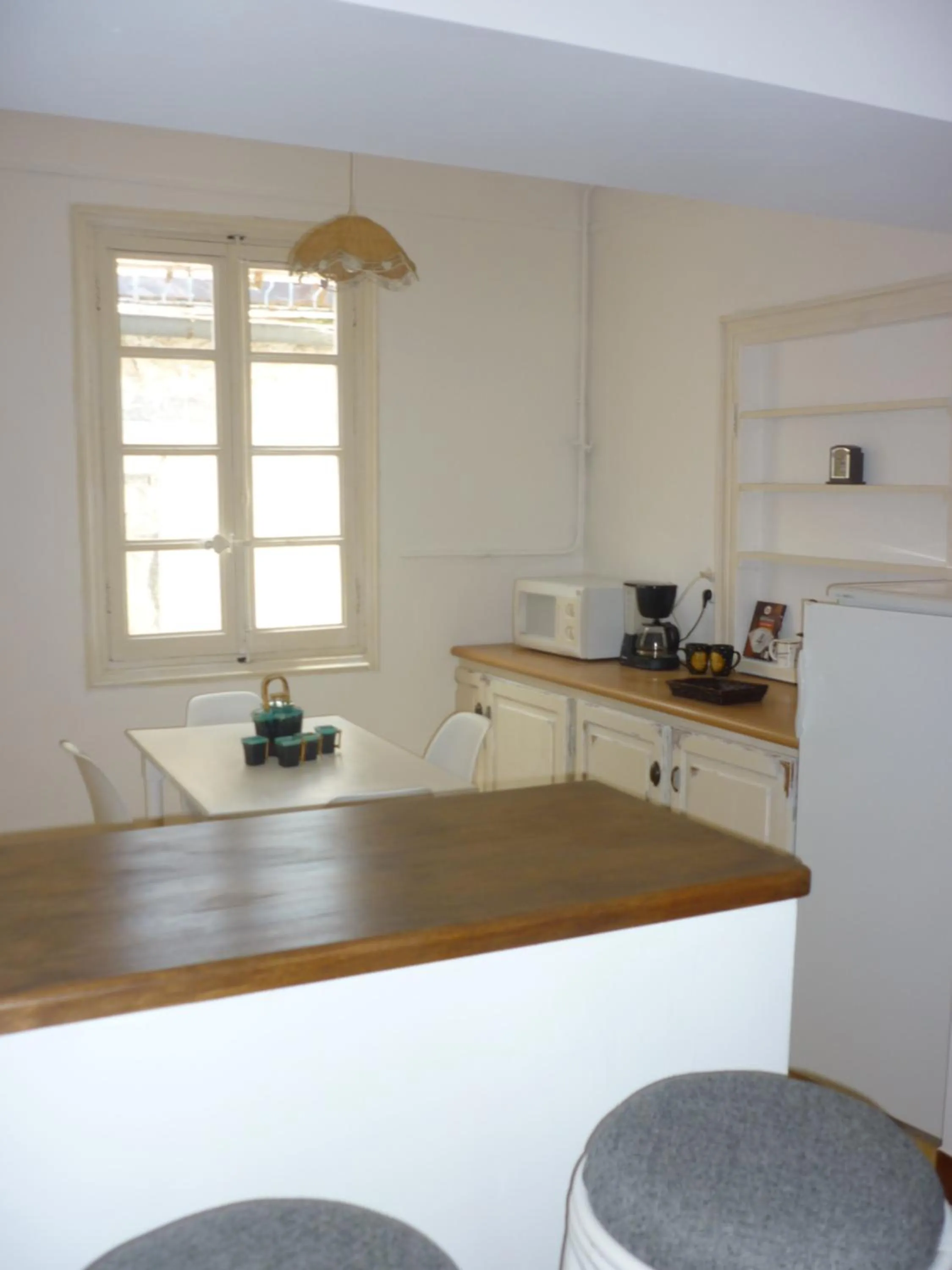 Kitchen or kitchenette in Chez Albert et Karine