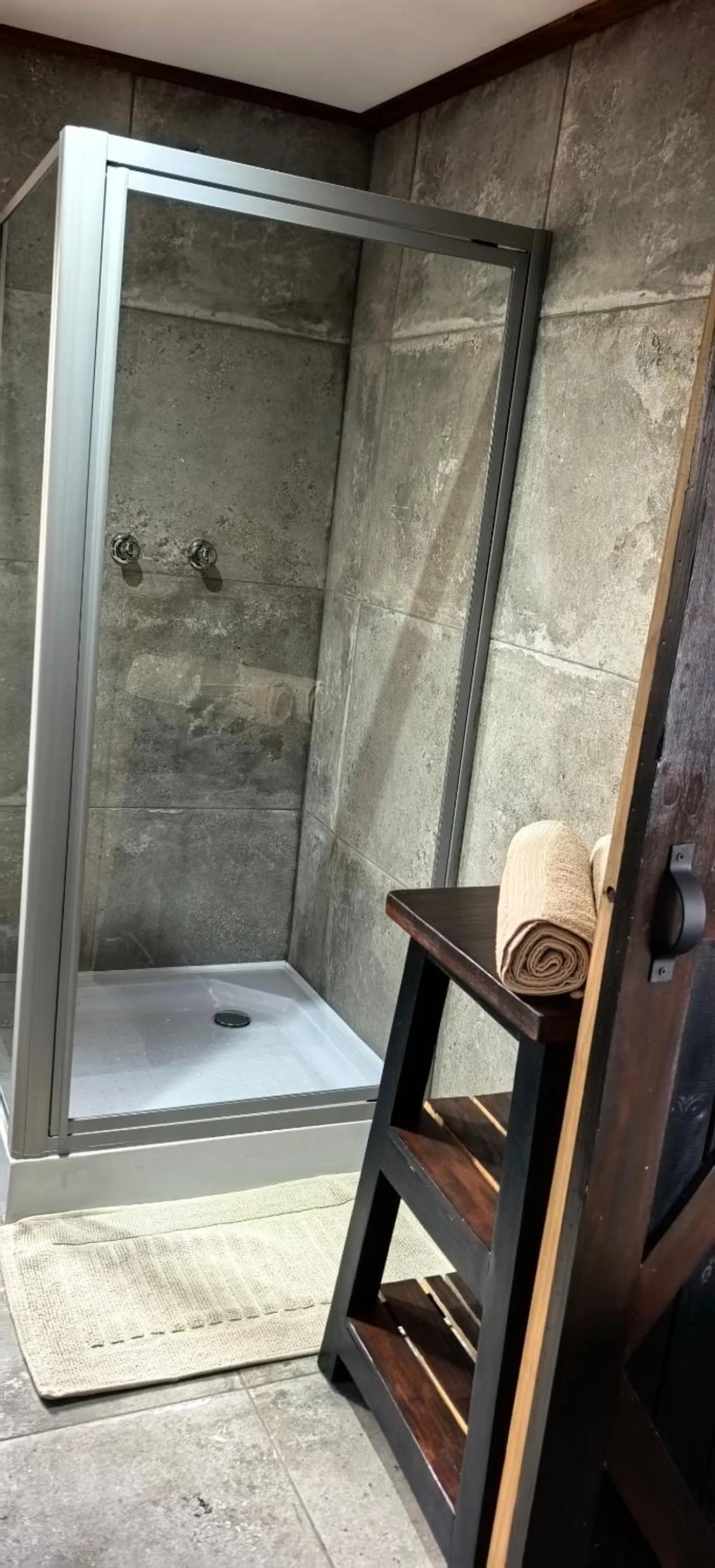 Bathroom in River Rock Lodge