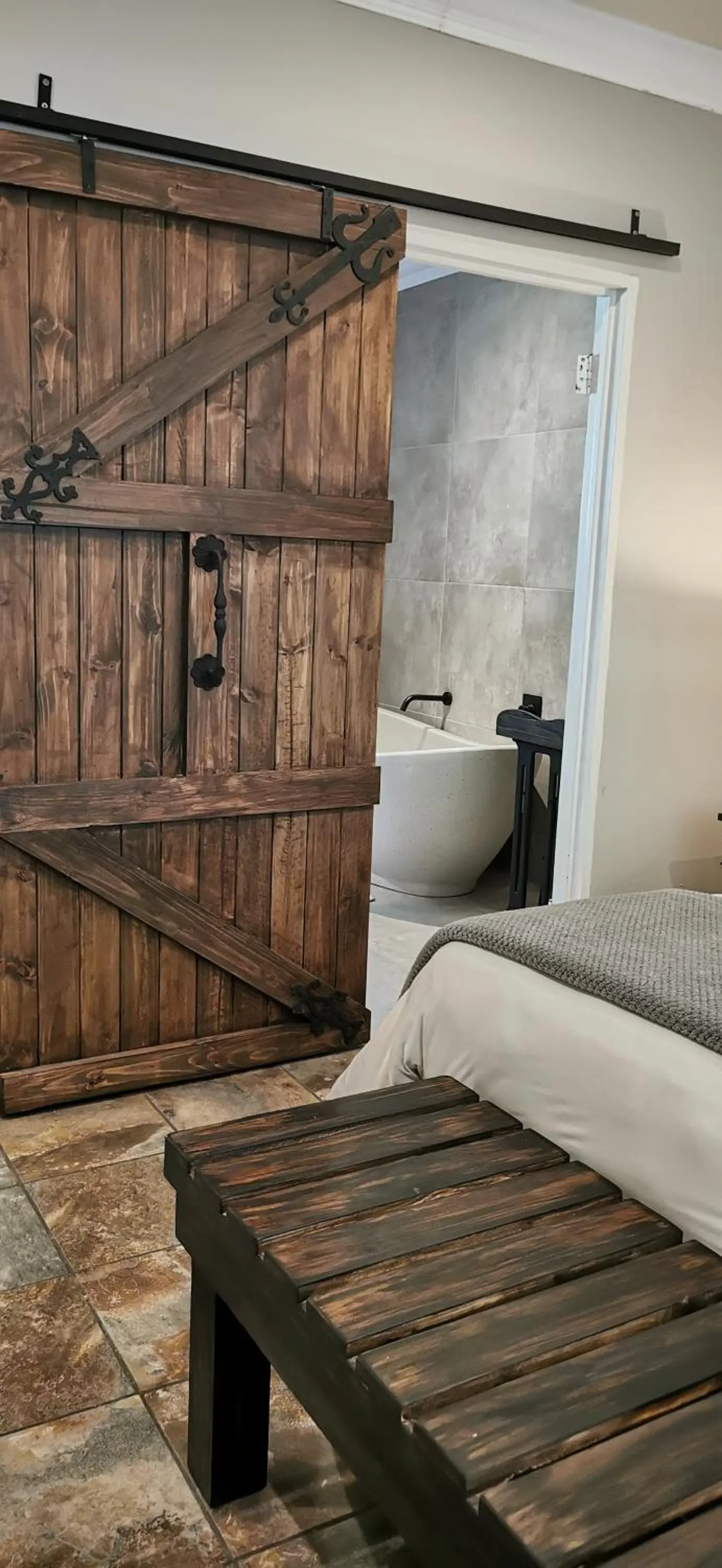 Bedroom in River Rock Lodge
