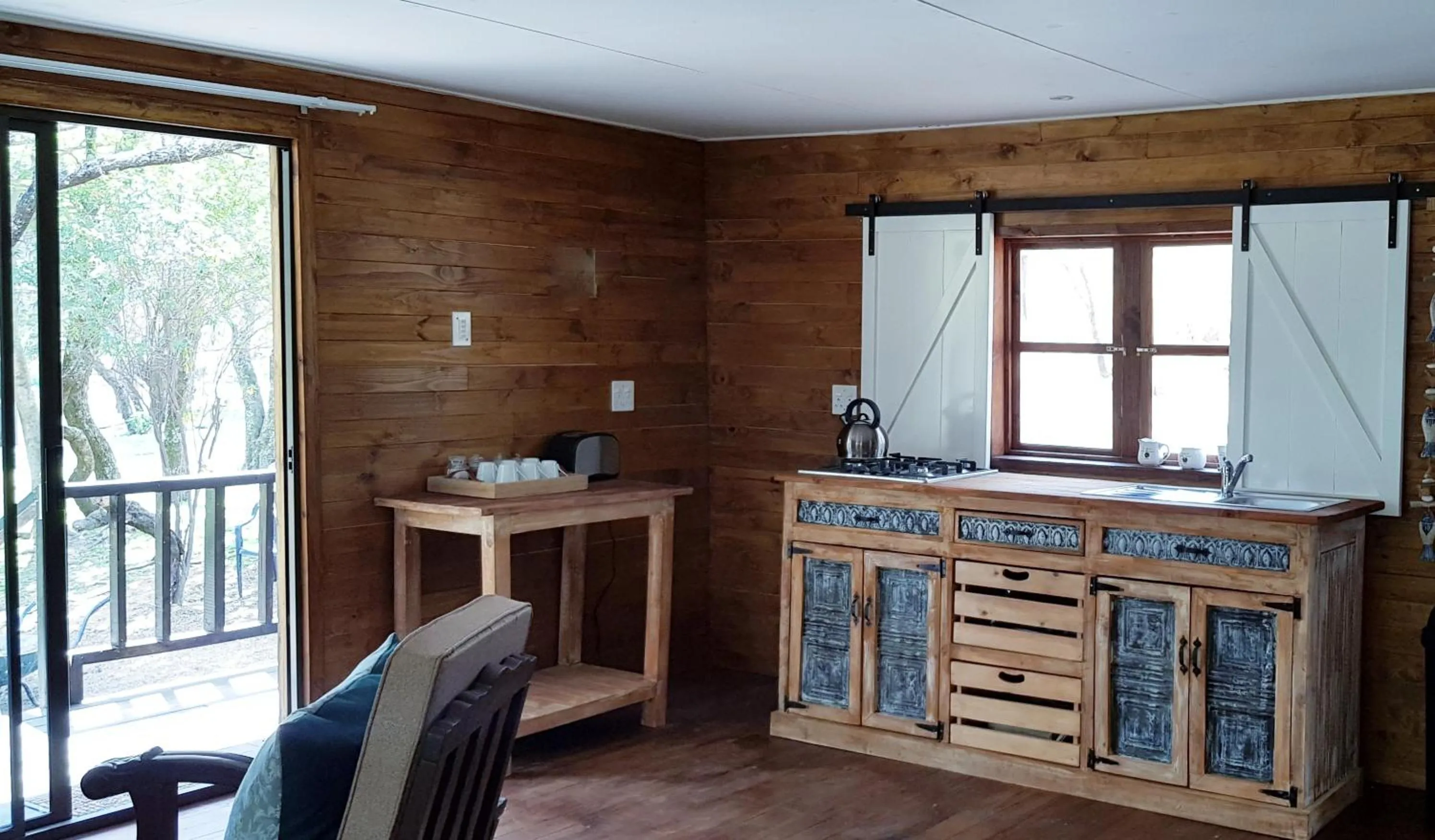 BBQ facilities in River Rock Lodge