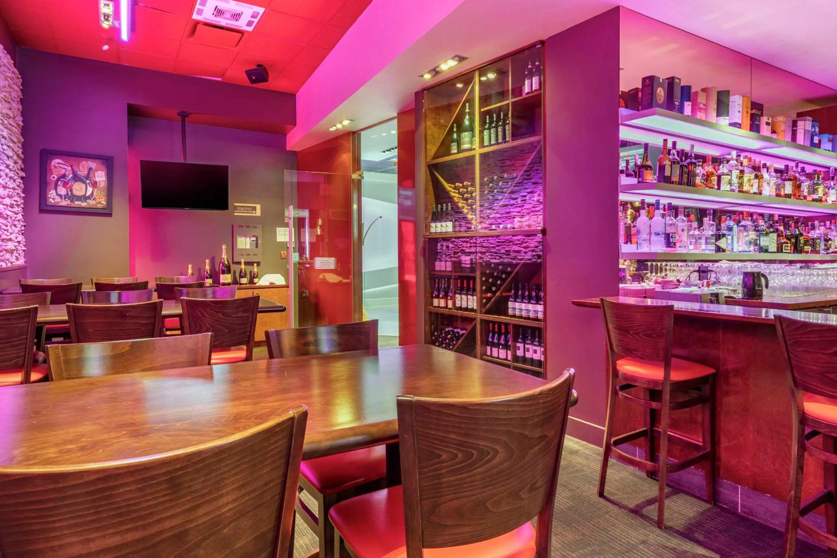 Restaurant/places to eat in Le Noranda Hotel & Spa, an Ascend Collection Hotel