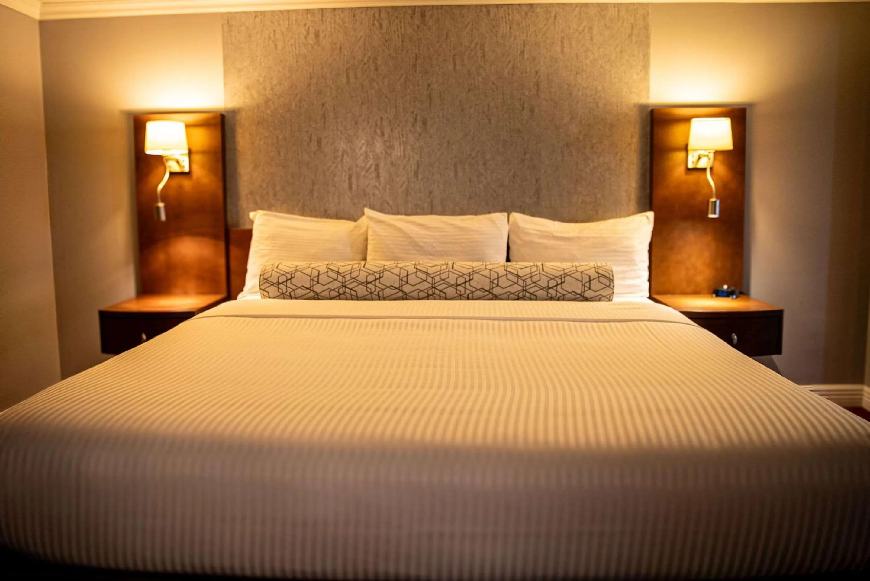 Bedroom, Bed in Le Noranda Hotel & Spa, an Ascend Collection Hotel