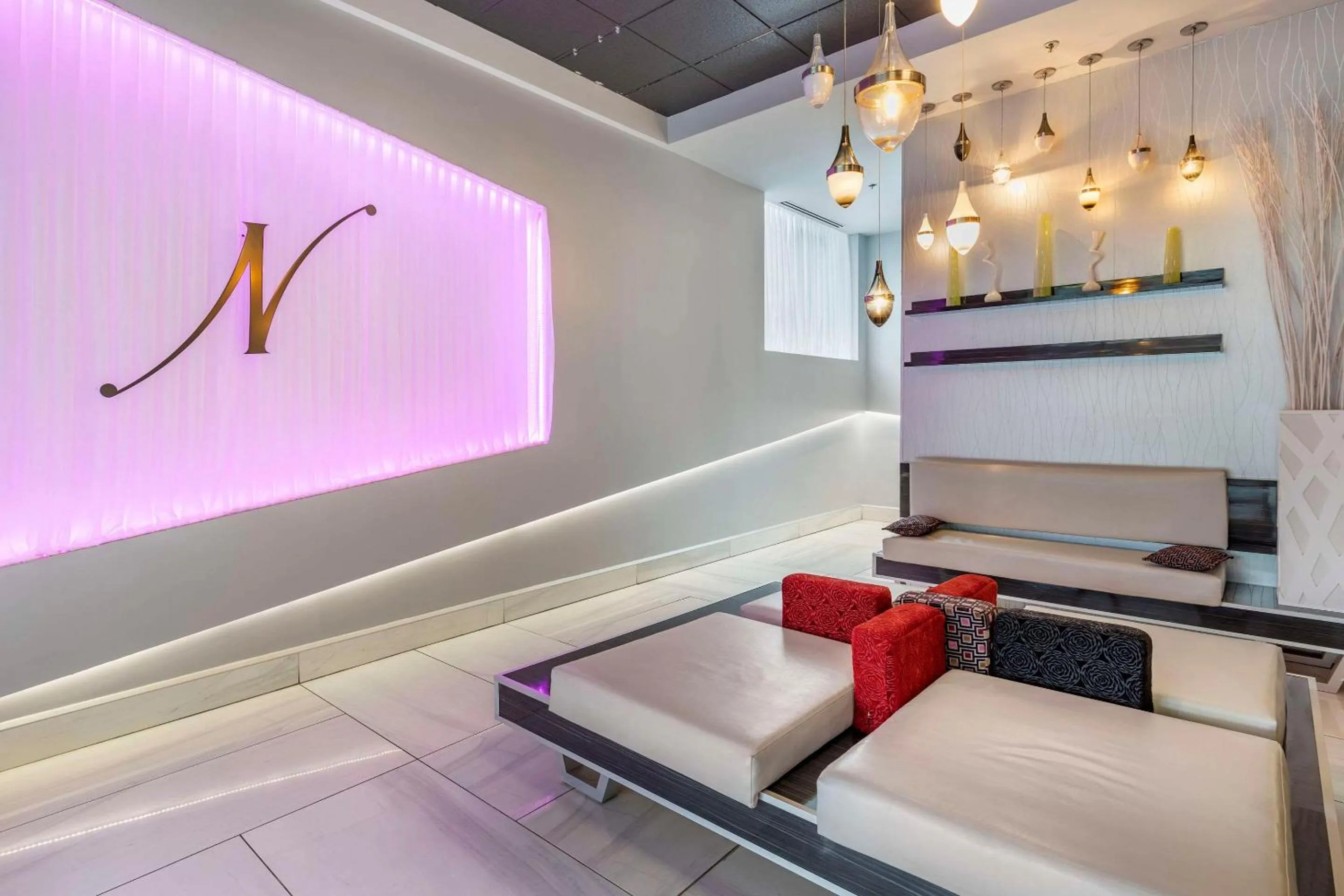 Lobby or reception, Bed in Le Noranda Hotel & Spa, an Ascend Collection Hotel