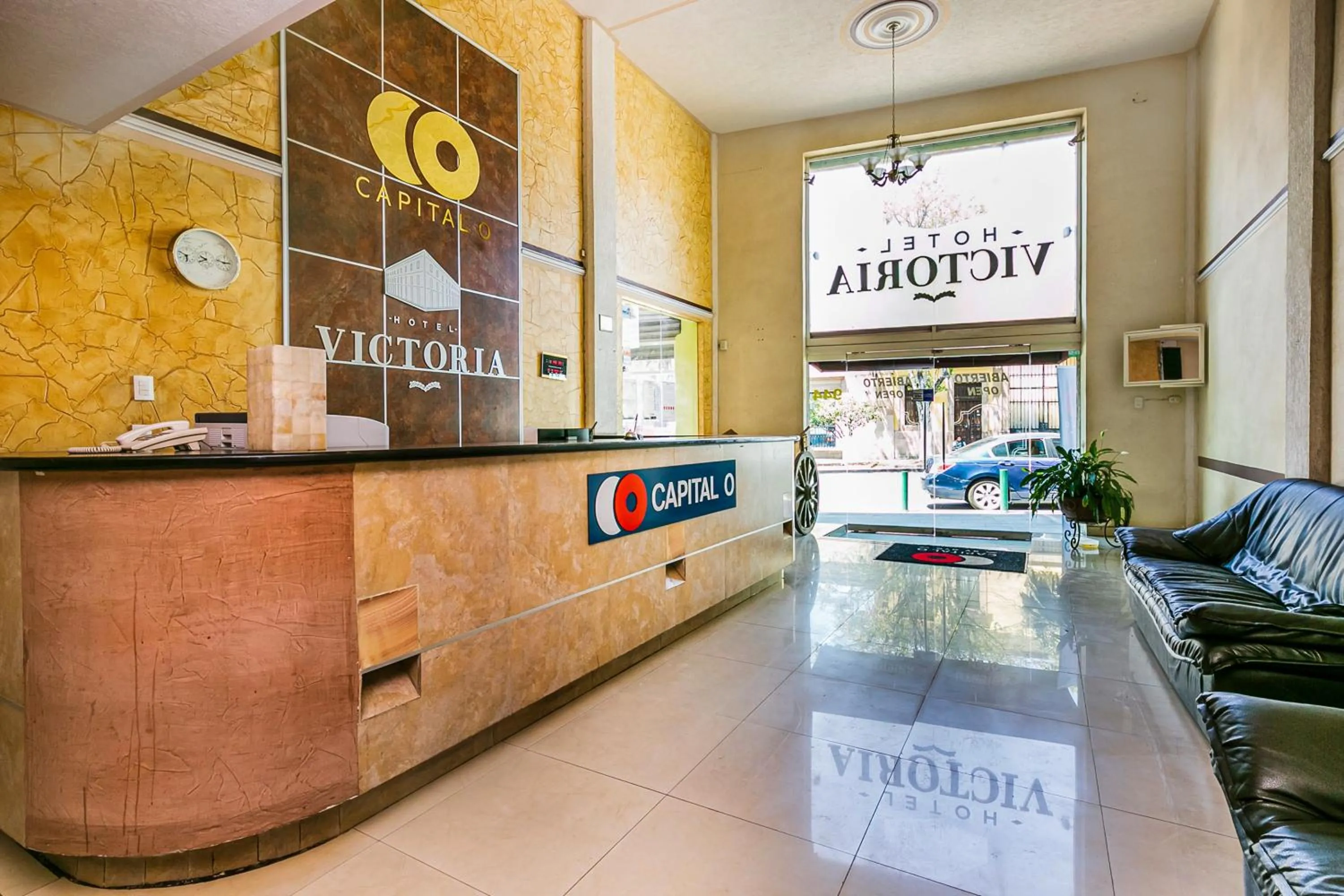 Lobby or reception in Capital O Hotel Victoria Morelia