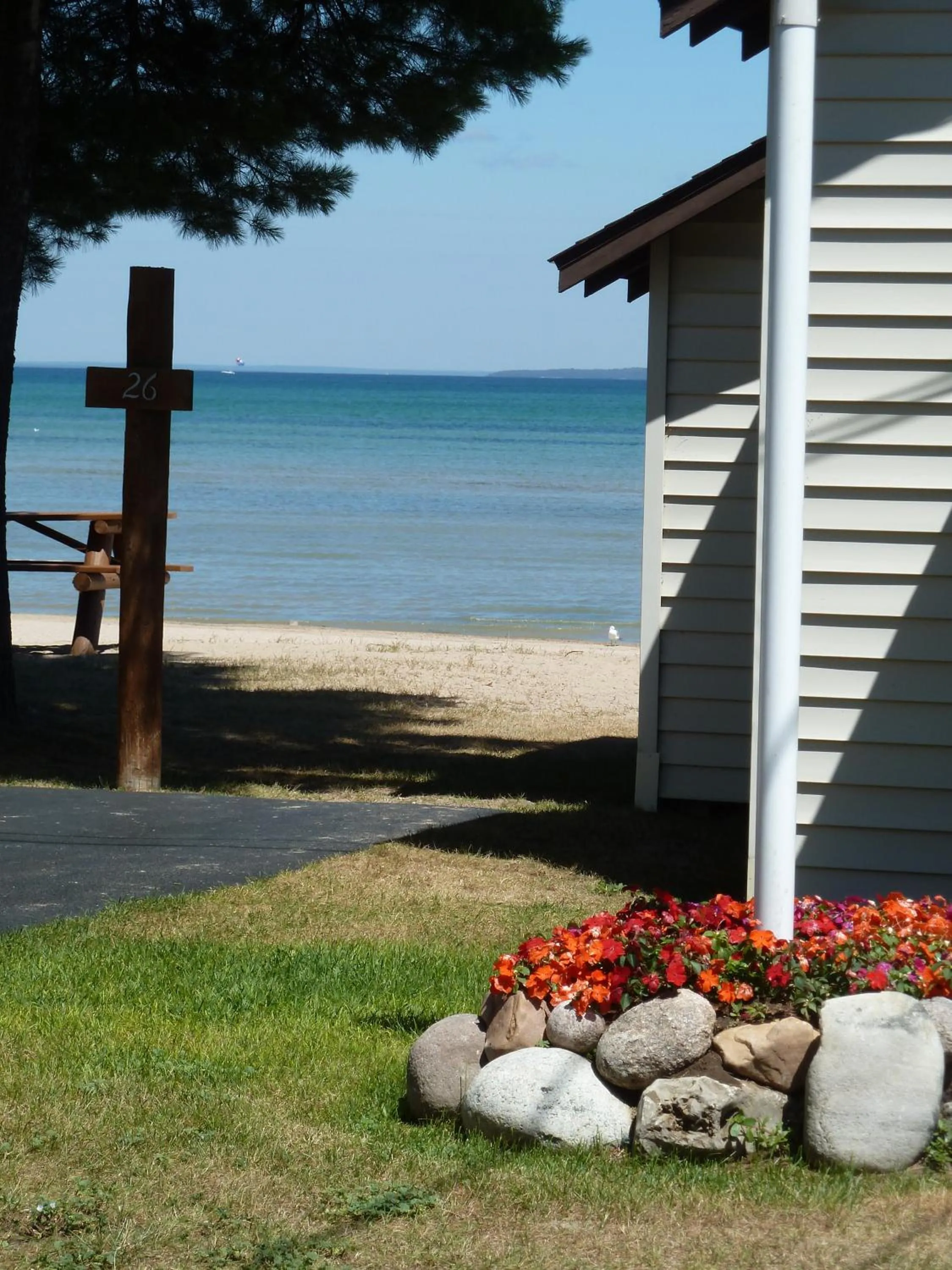 Facade/entrance in Beach House Lakeside Cottages