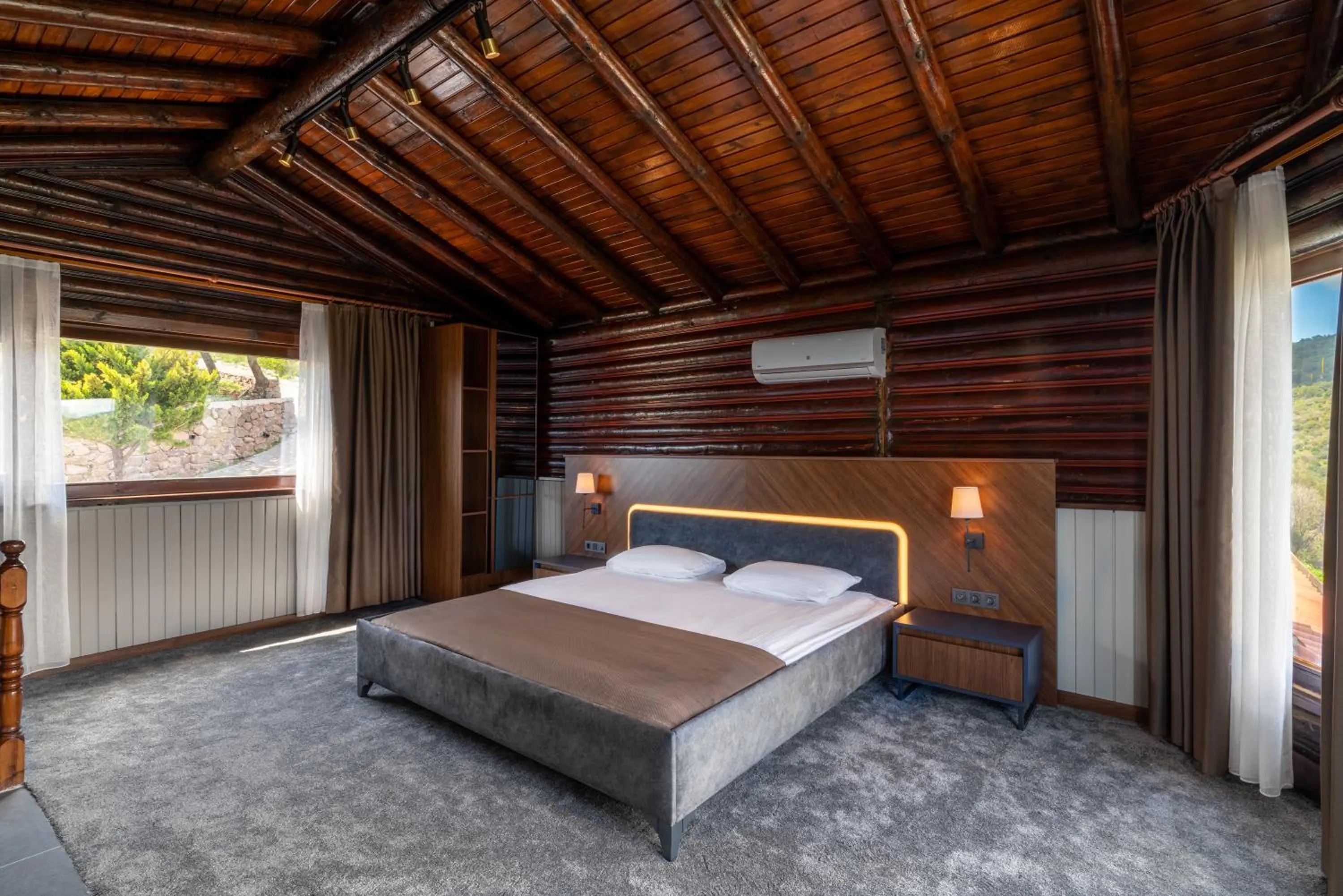 Photo of the whole room, Bed in Assos Kartal Yuvasi Hotel