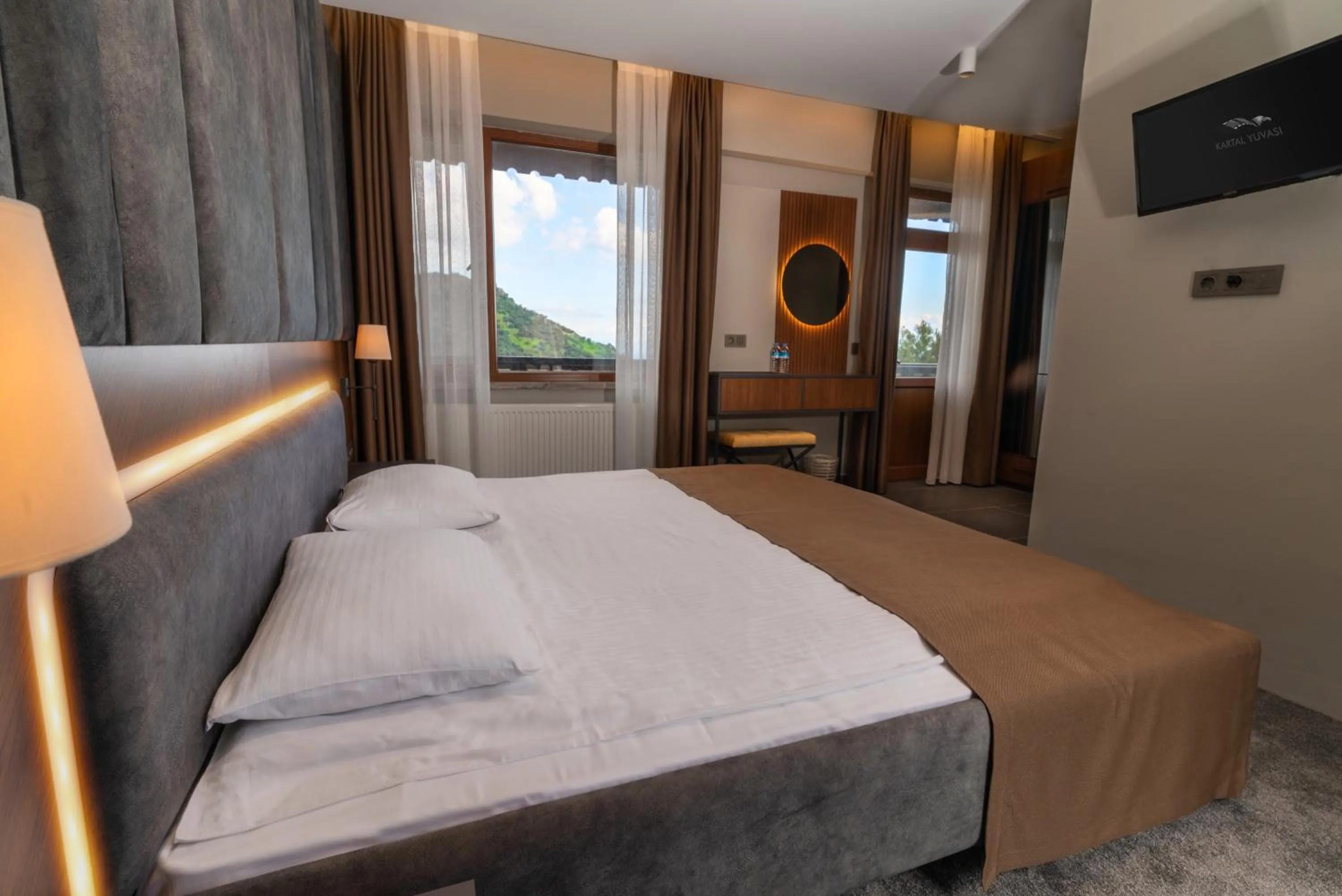 Photo of the whole room, Bed in Assos Kartal Yuvasi Hotel