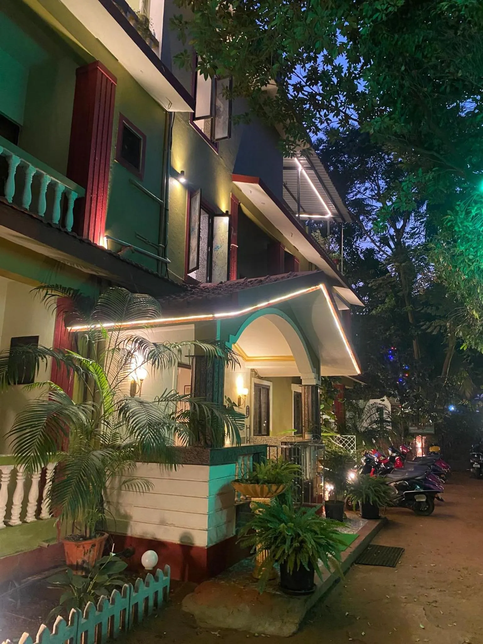 Property building in LaligurasVilla Beachside Escape - 100m to Beach