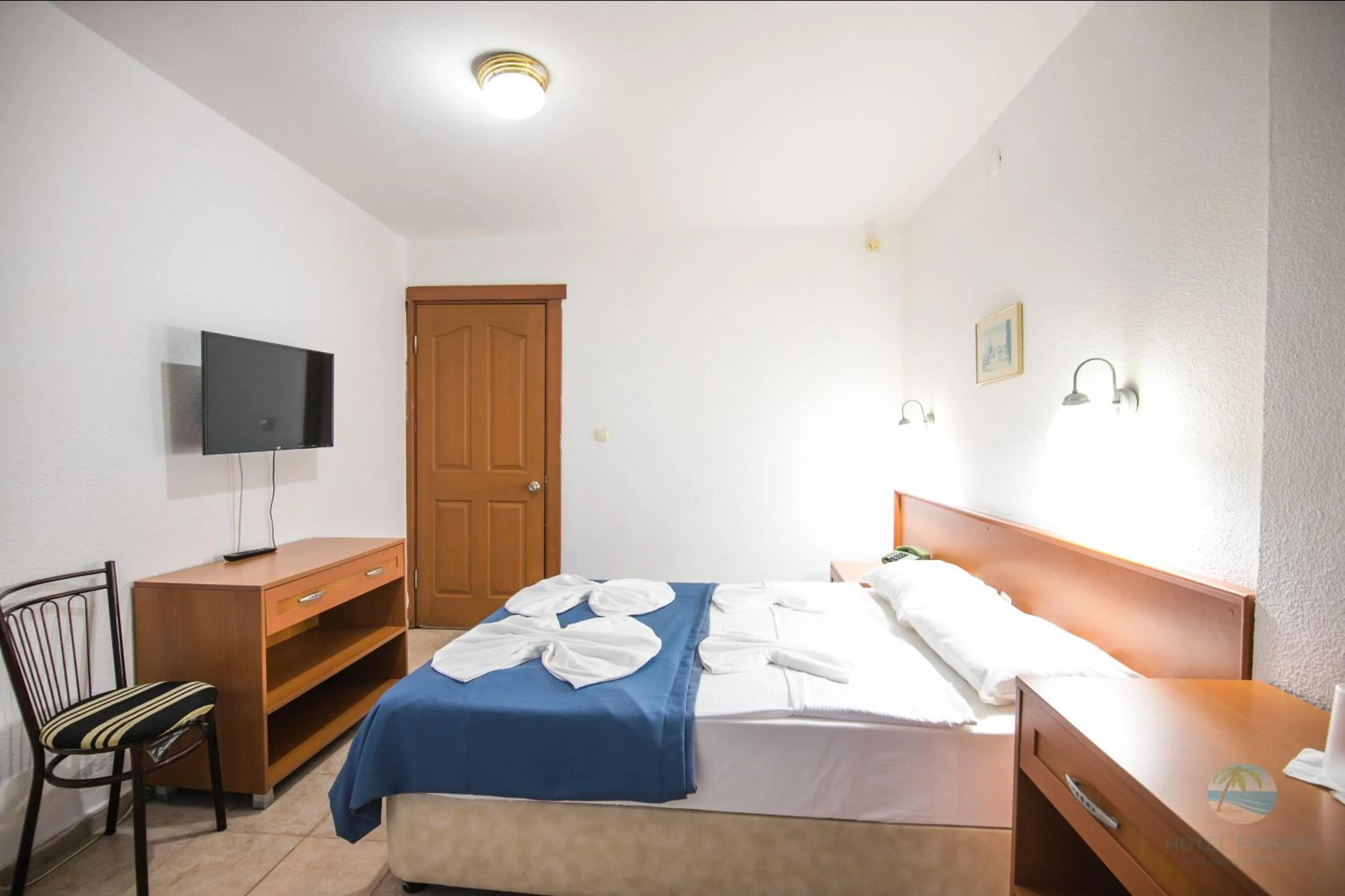 Bedroom, Bed in Private Hotel