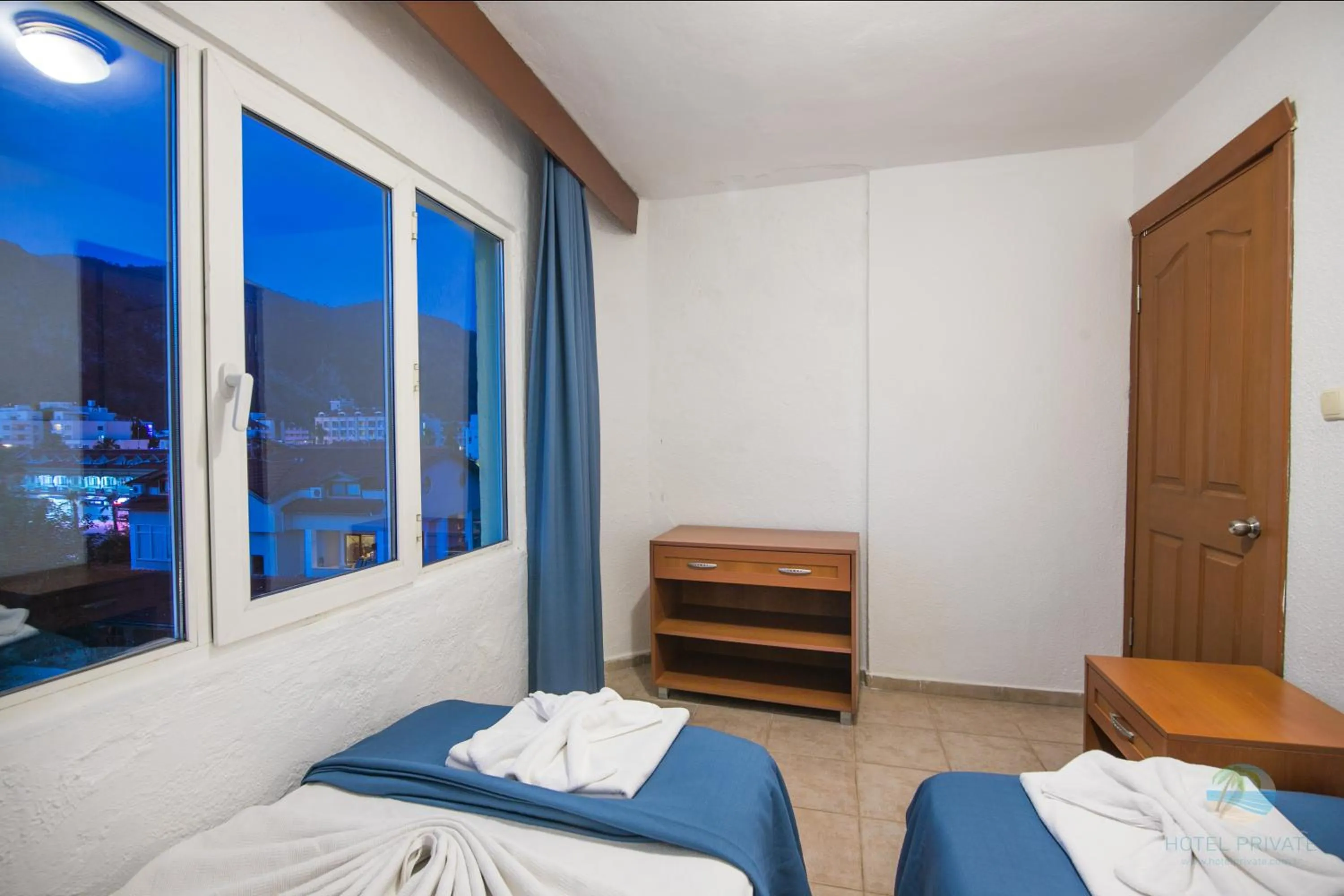 Bedroom, Bed in Private Hotel