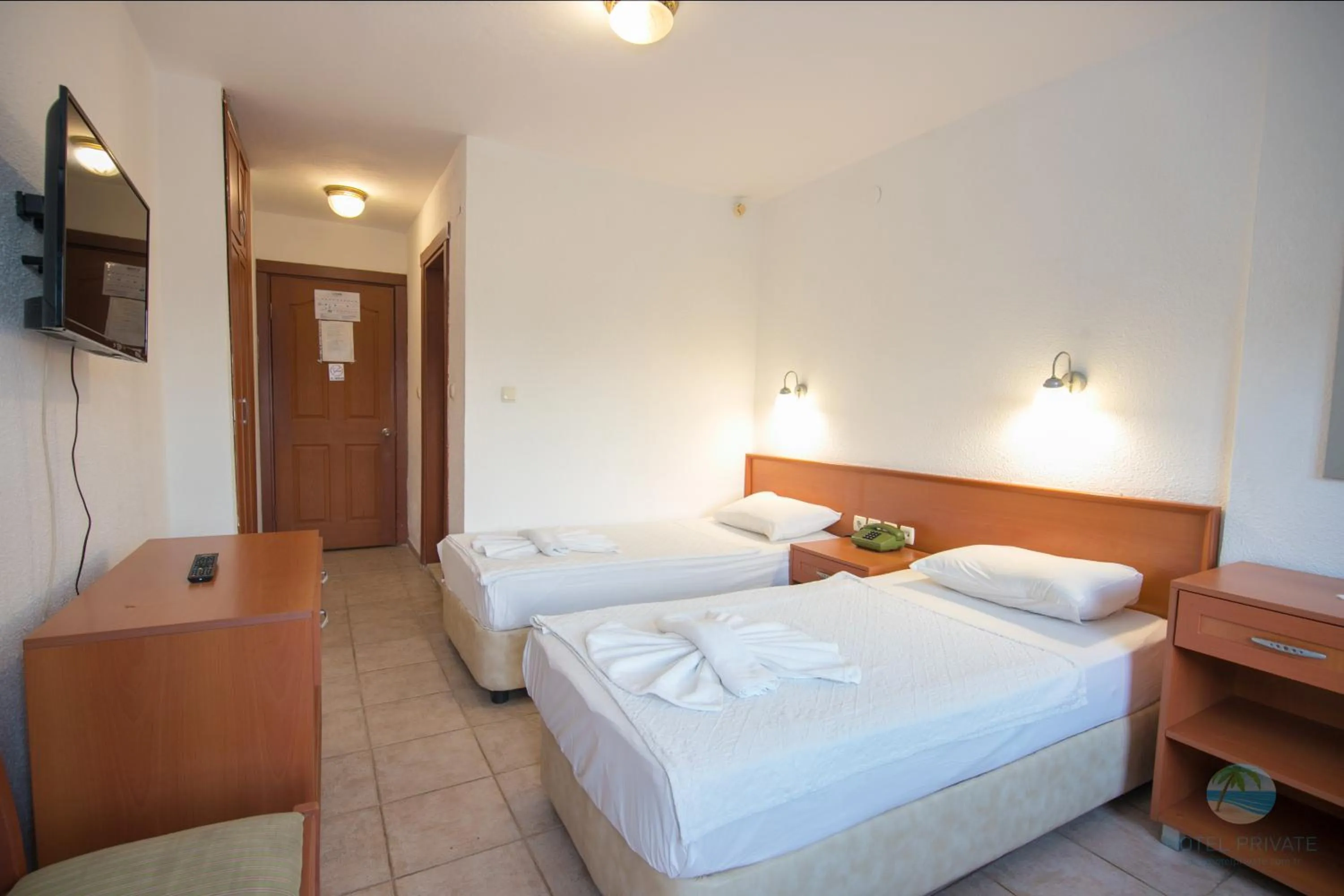 Bedroom, Bed in Private Hotel