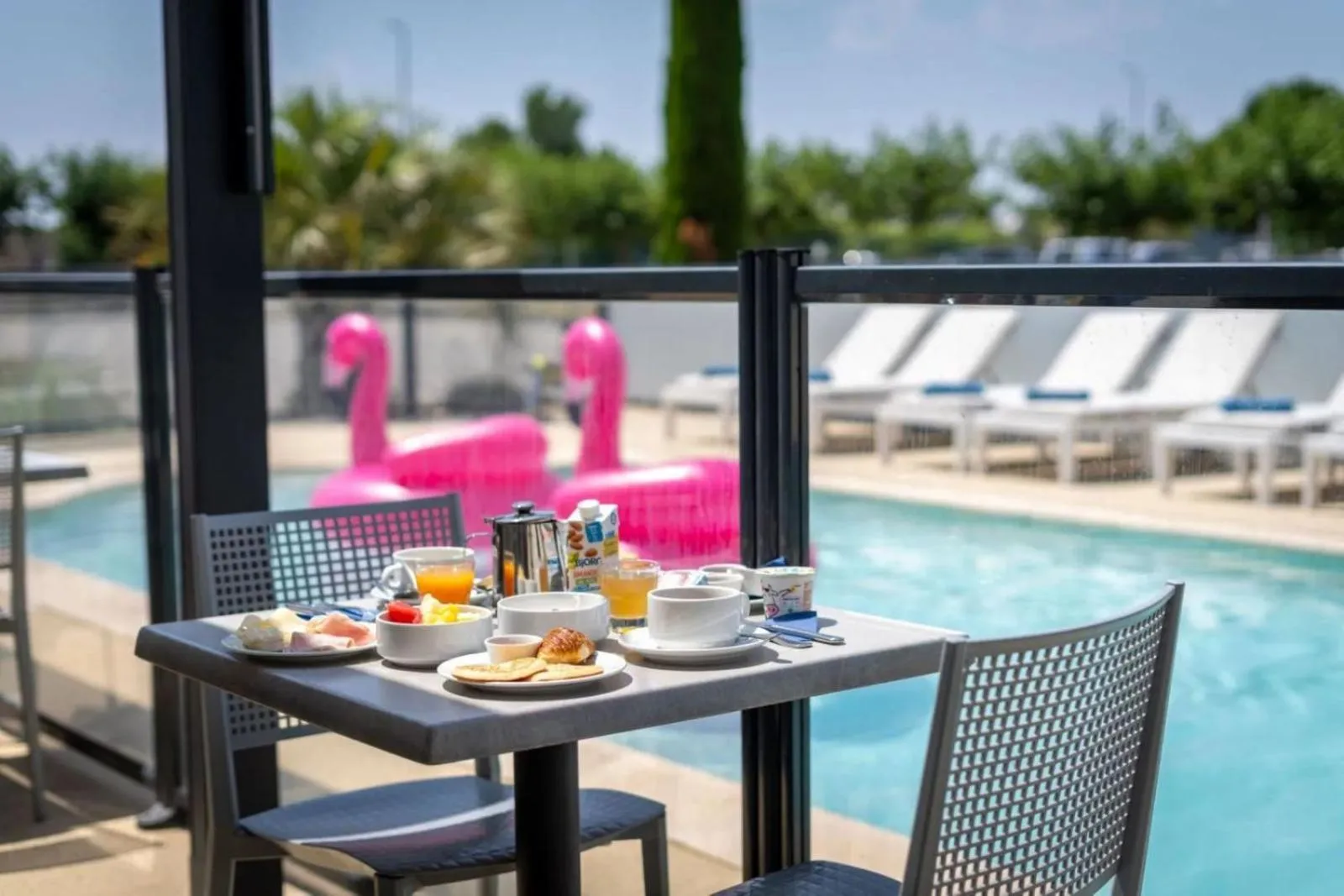 Patio in Hotel Caiman